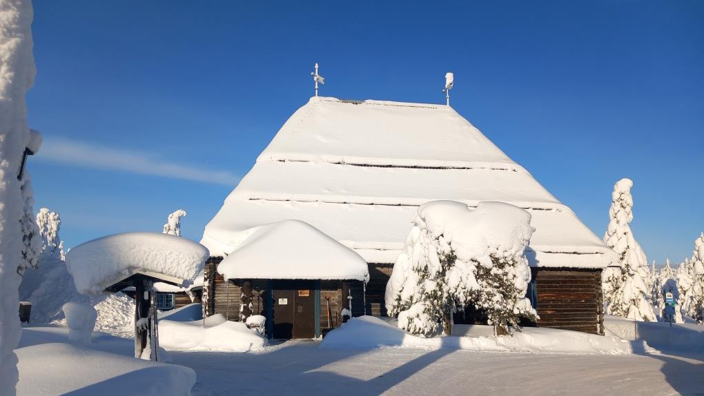 Sveriges högst belägna kyrka på 710 meter över havet