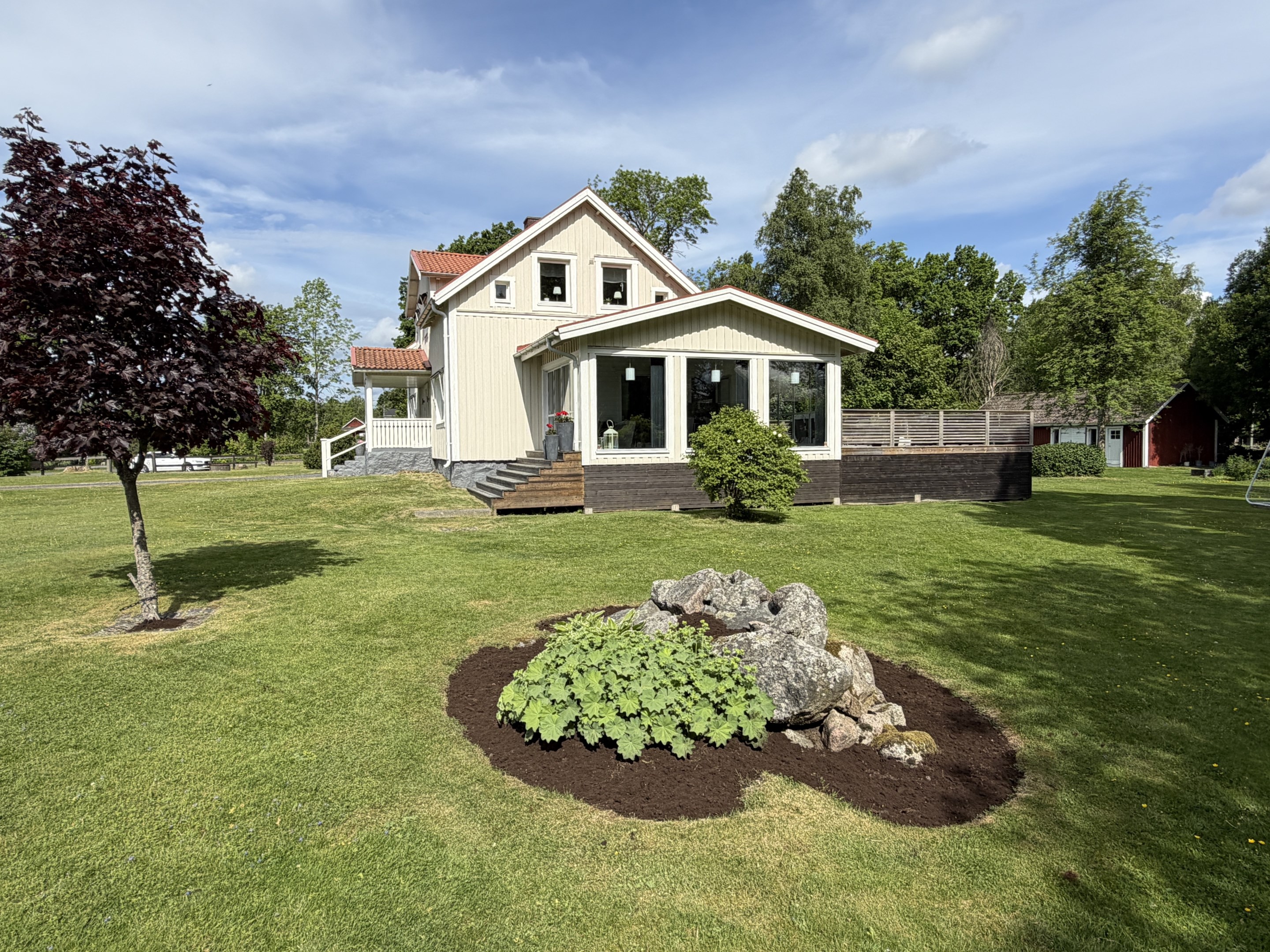 Härligt stor välskött tomt