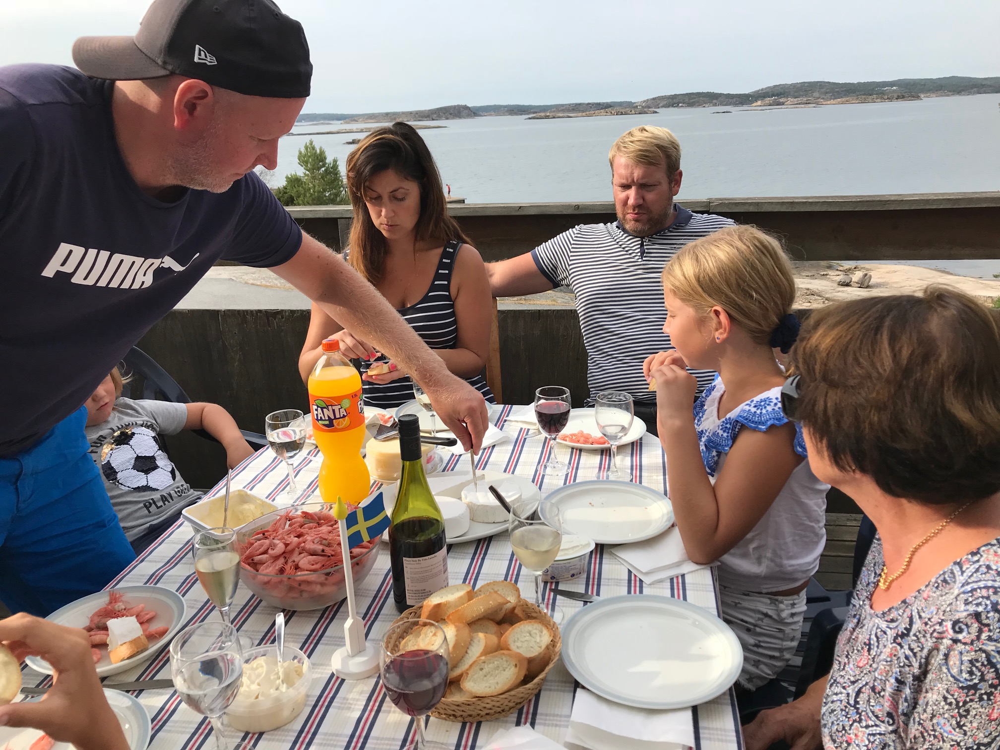 Lyckliga stunder med utsikt mot havet från hus 25