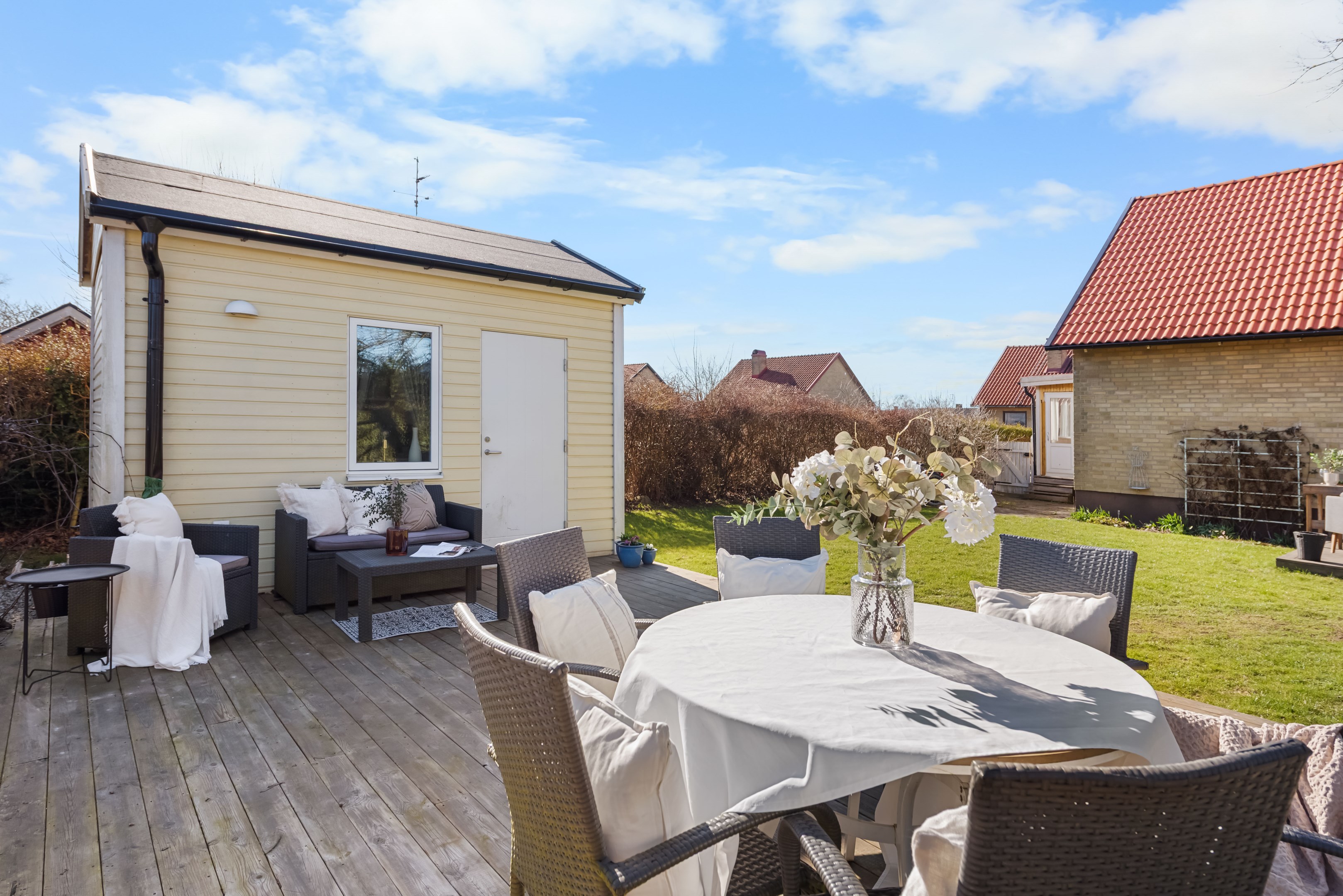 Även trädäck utanför attefallshus