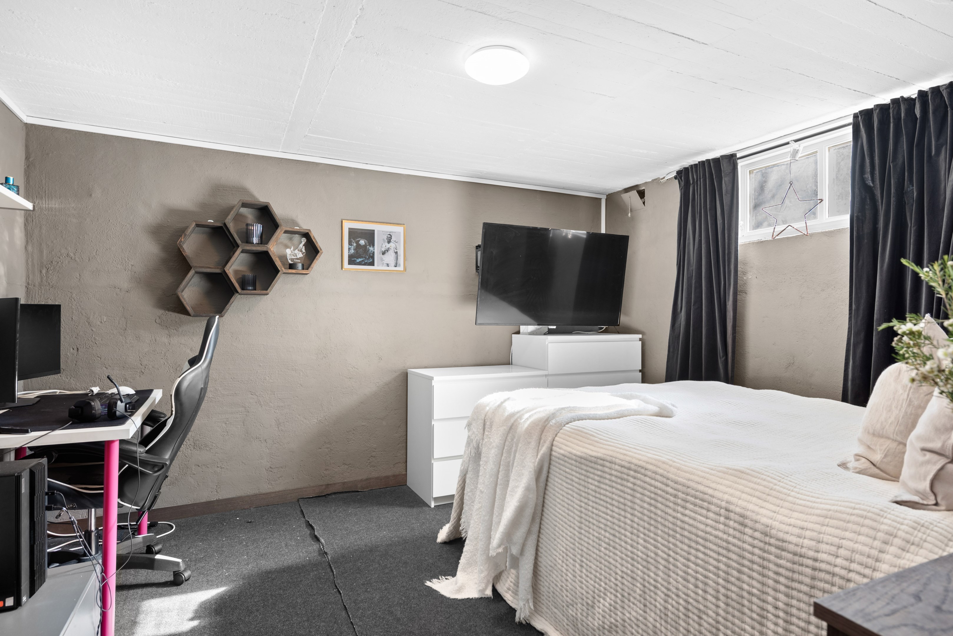 Sovrum/rum i källlaren