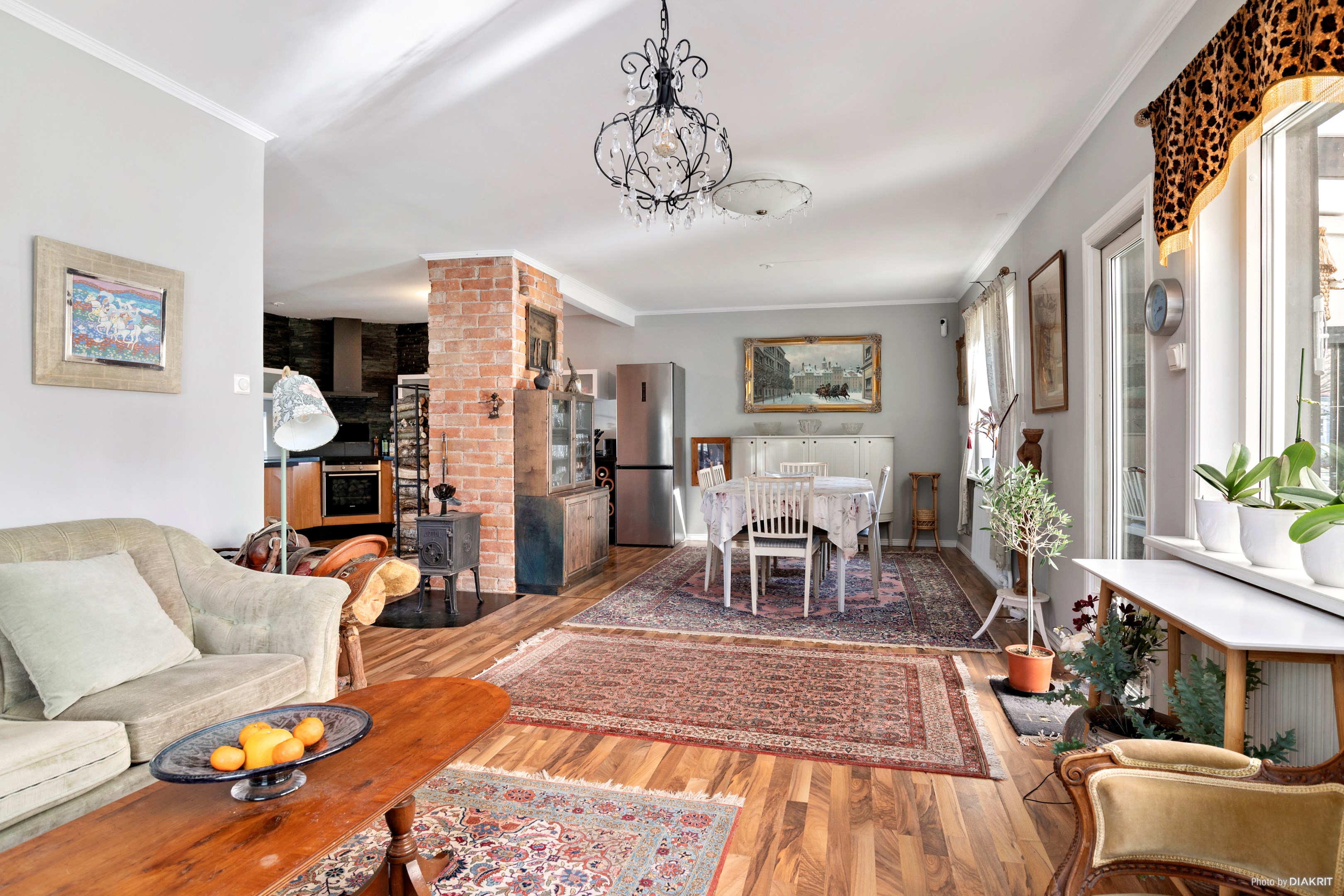 Vardagsrum mot matplats