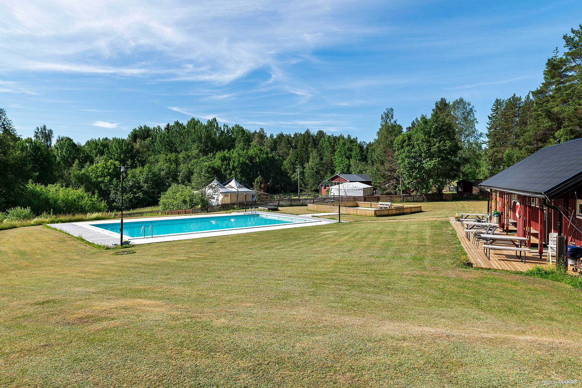 Områdets pool, här finns även frisbeegolf