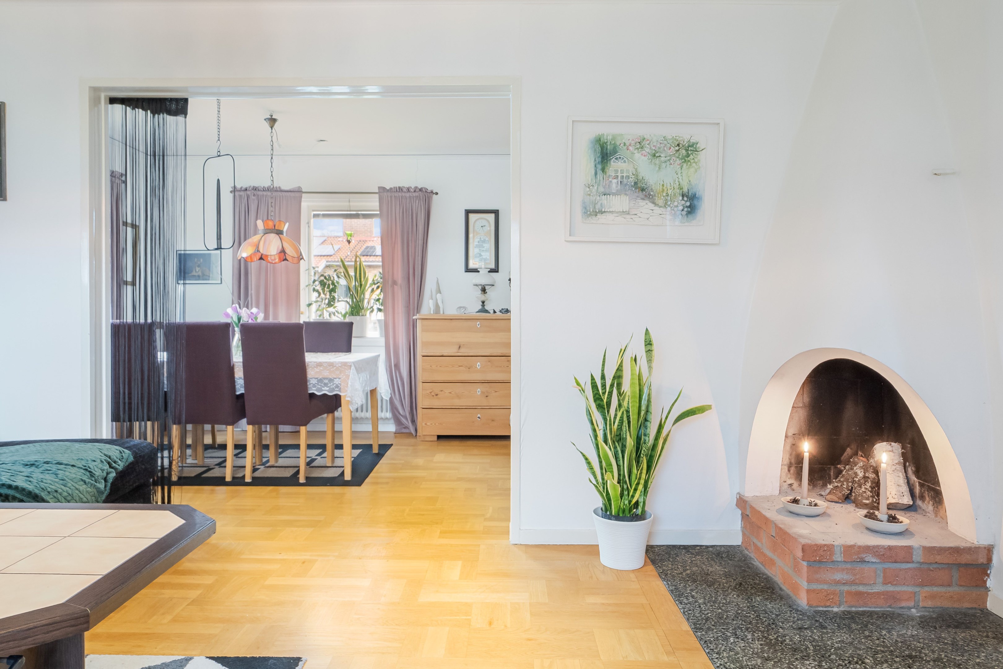 Sällskapsrum mot matrum