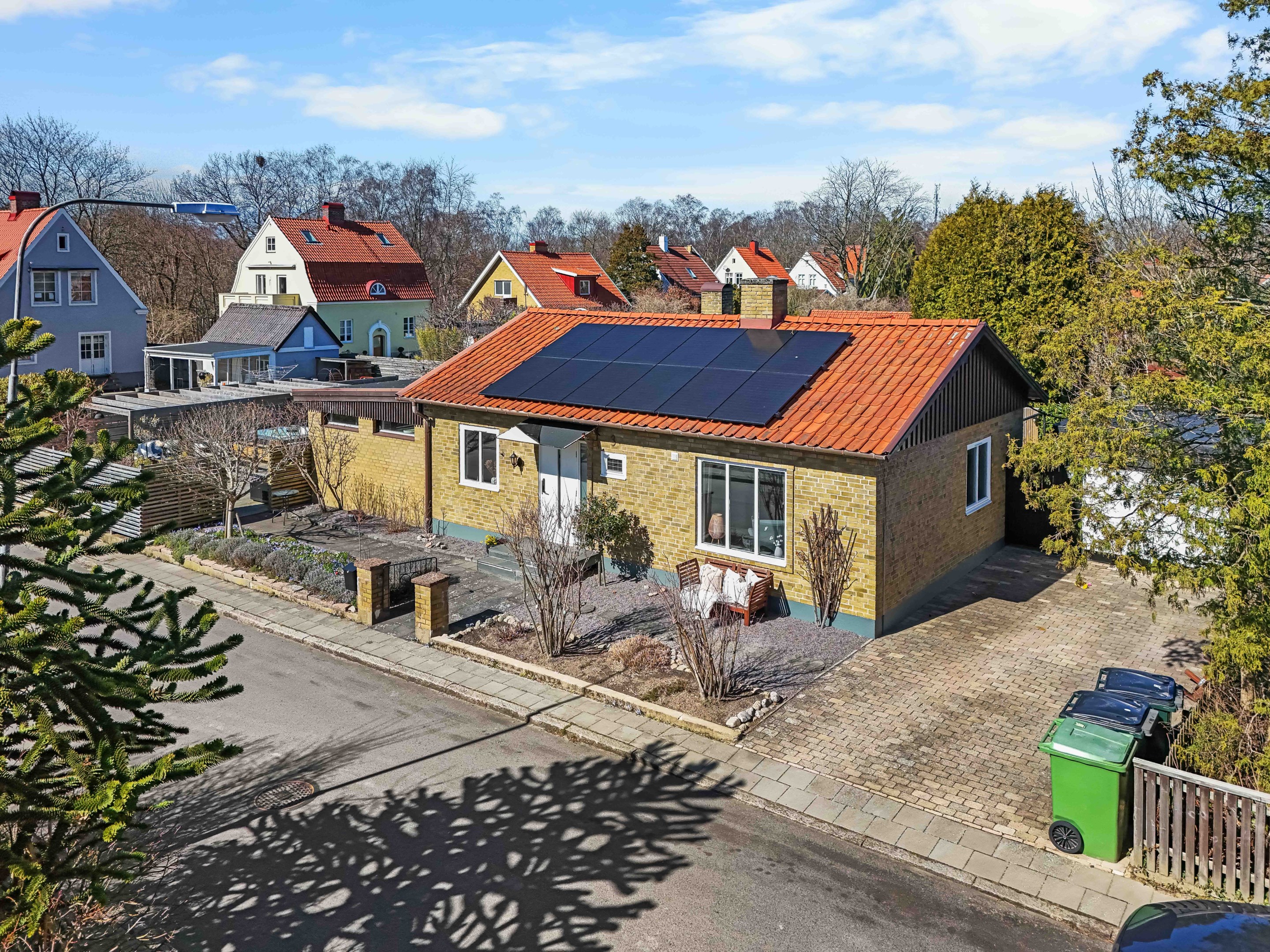 Trevligt kvalitetshus med solpaneler