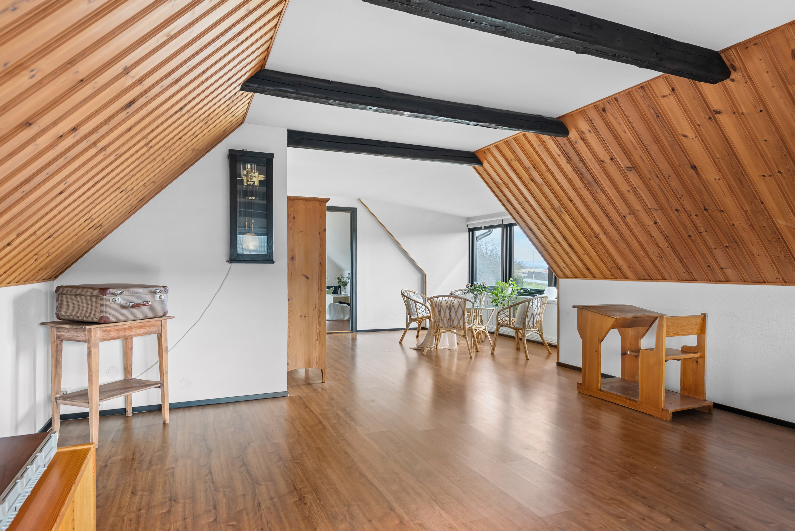 Stort allrum med extra förråd