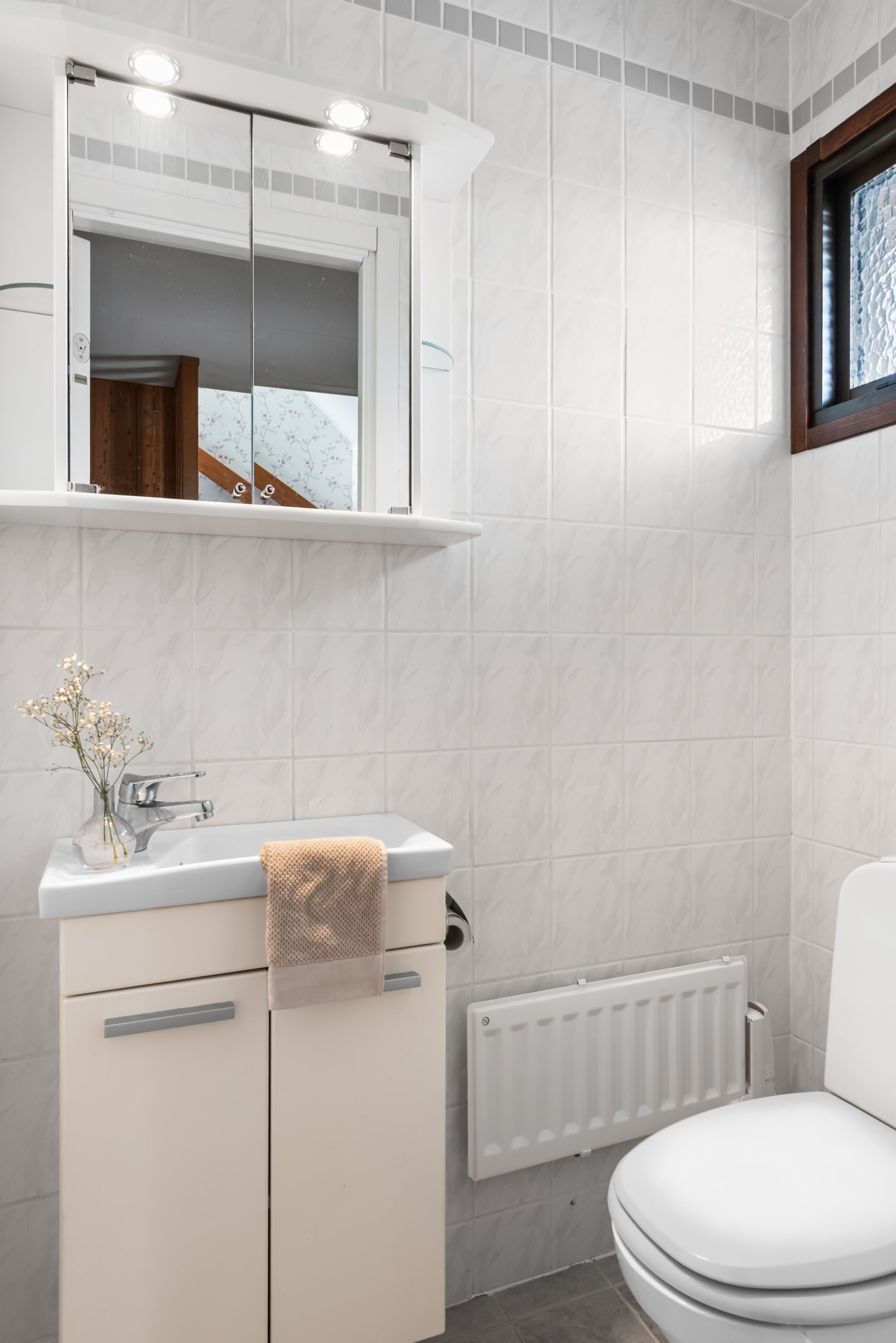 Gäst wc finns vid entrén