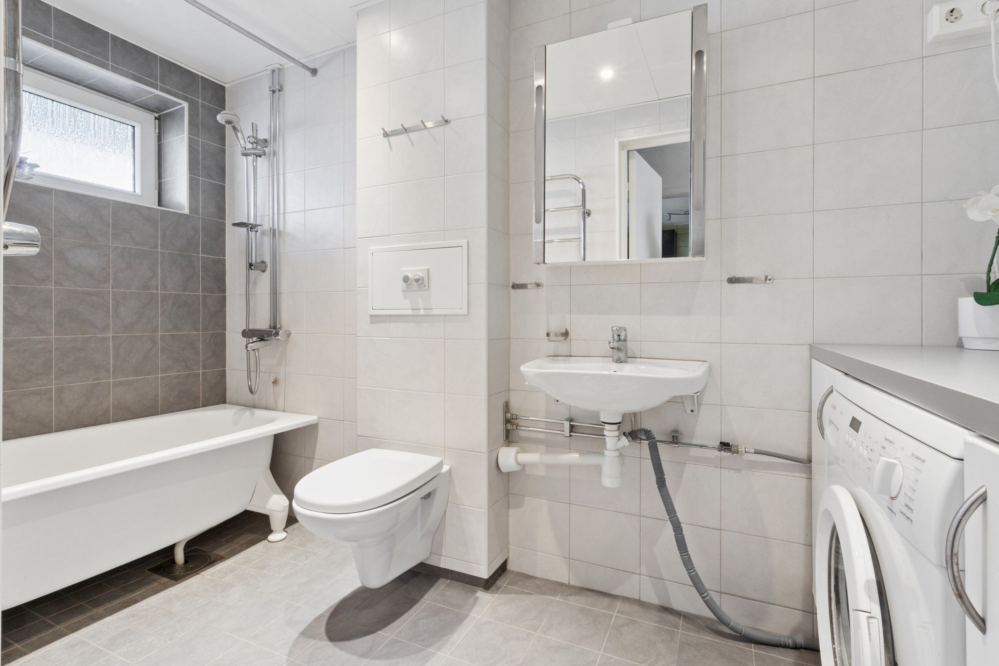 Infällda spotlights i taket