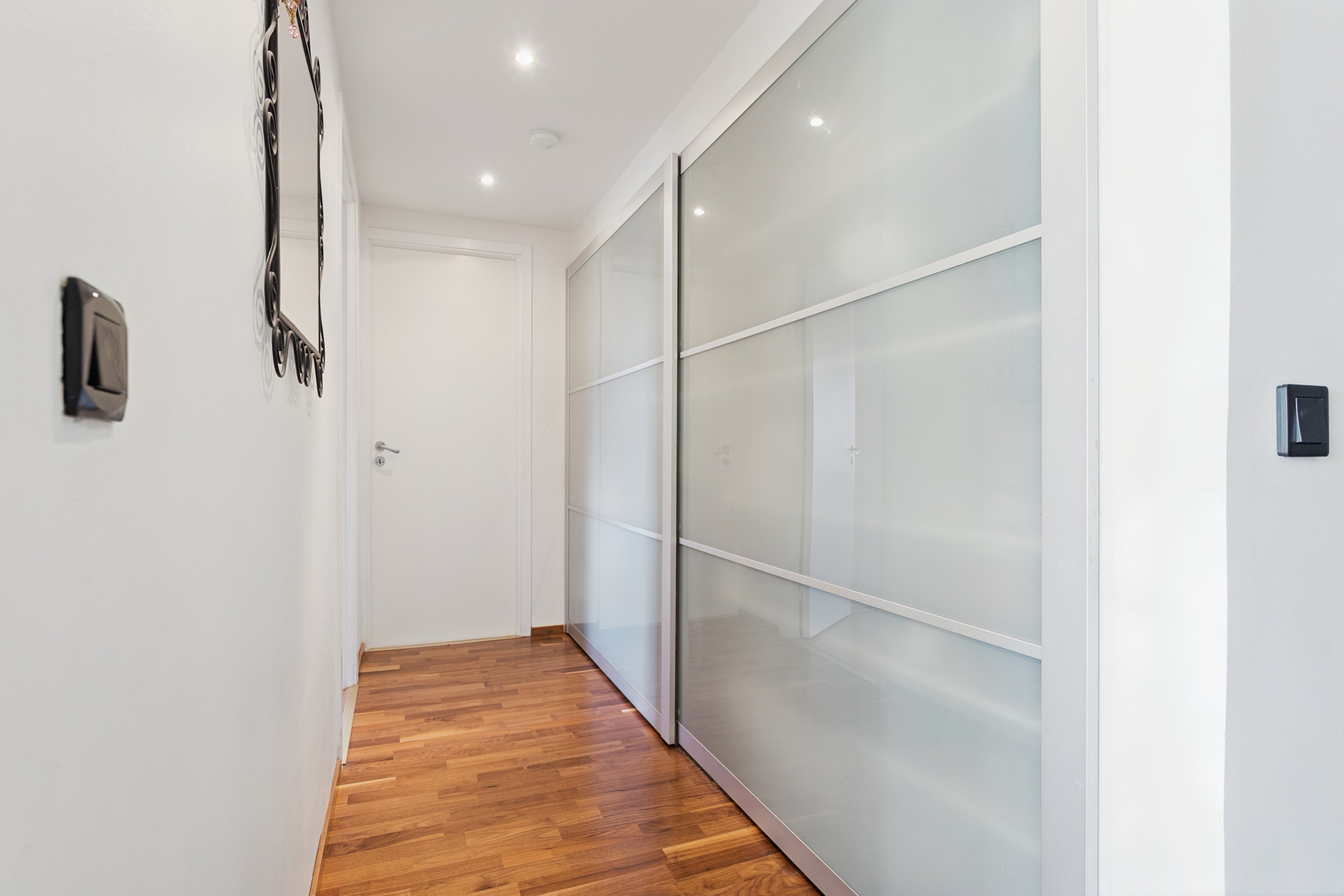 Inre hall som sväljer massor av förvaring