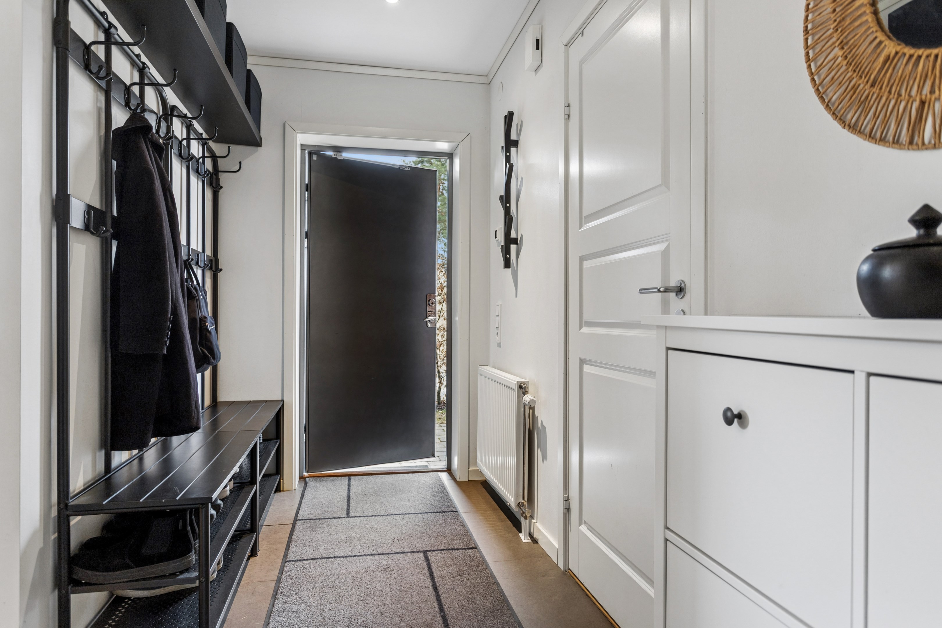 Praktisk hall/entré med klinkergolv