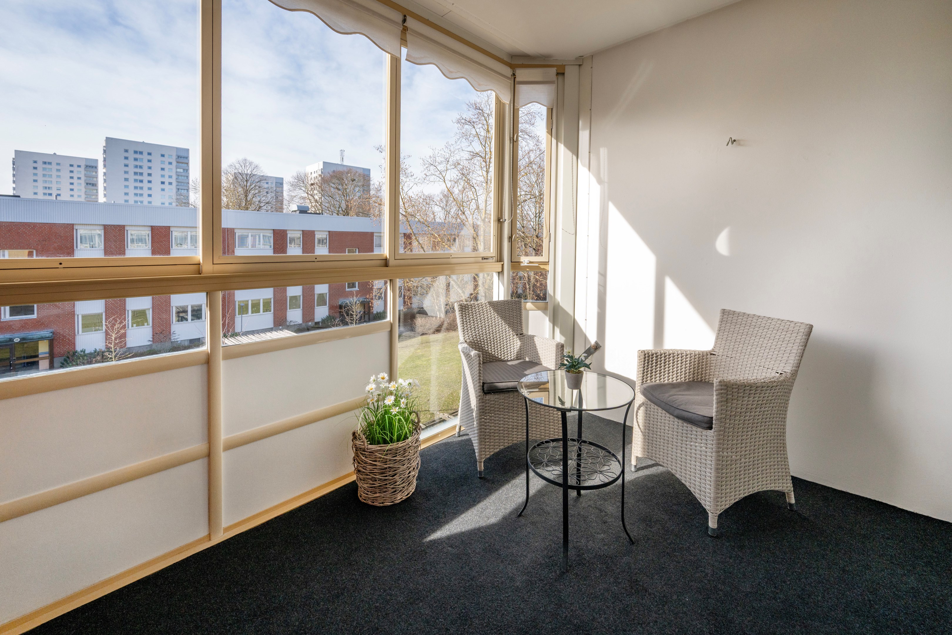 Stor inglasad balkong