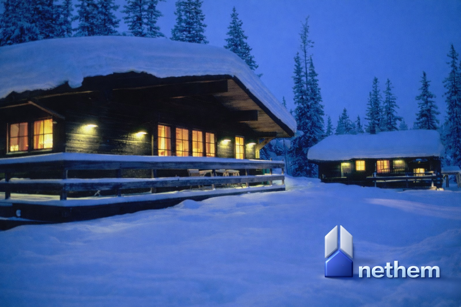 Fjällstuga i timmer med eldstad & sauna