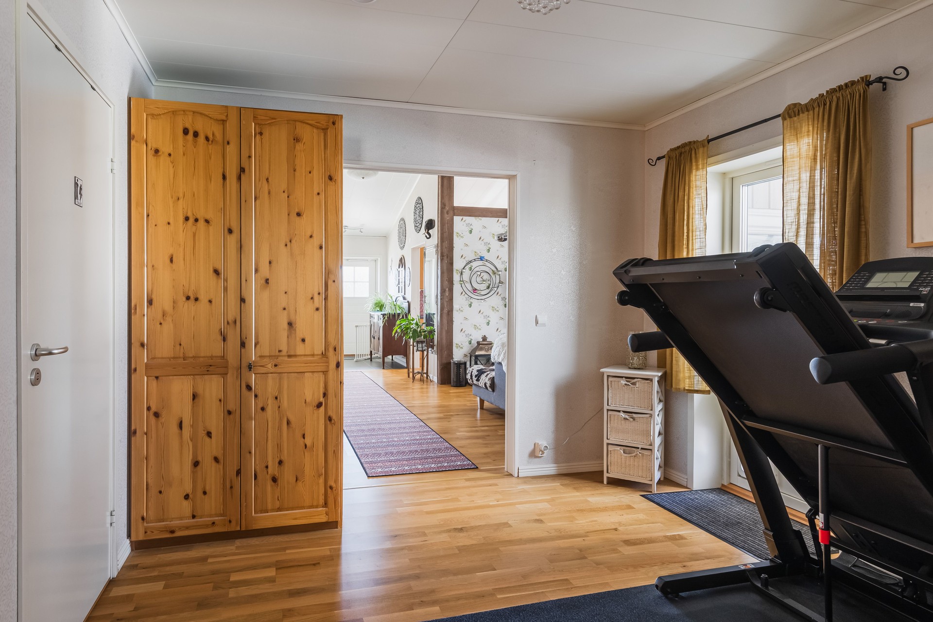 Mellanpassagen har altandörr