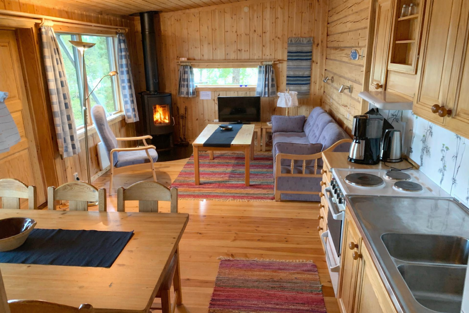 En stilla stund vid vattnet, en varm stund vid elden