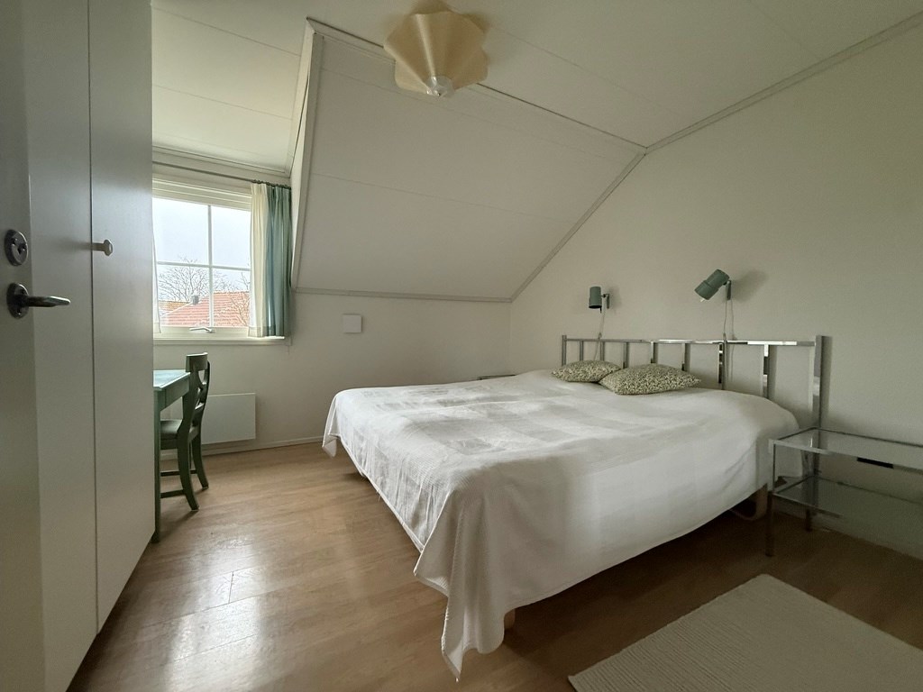 Stora sovrummet 1, typisk interiörbild från liknande lgh