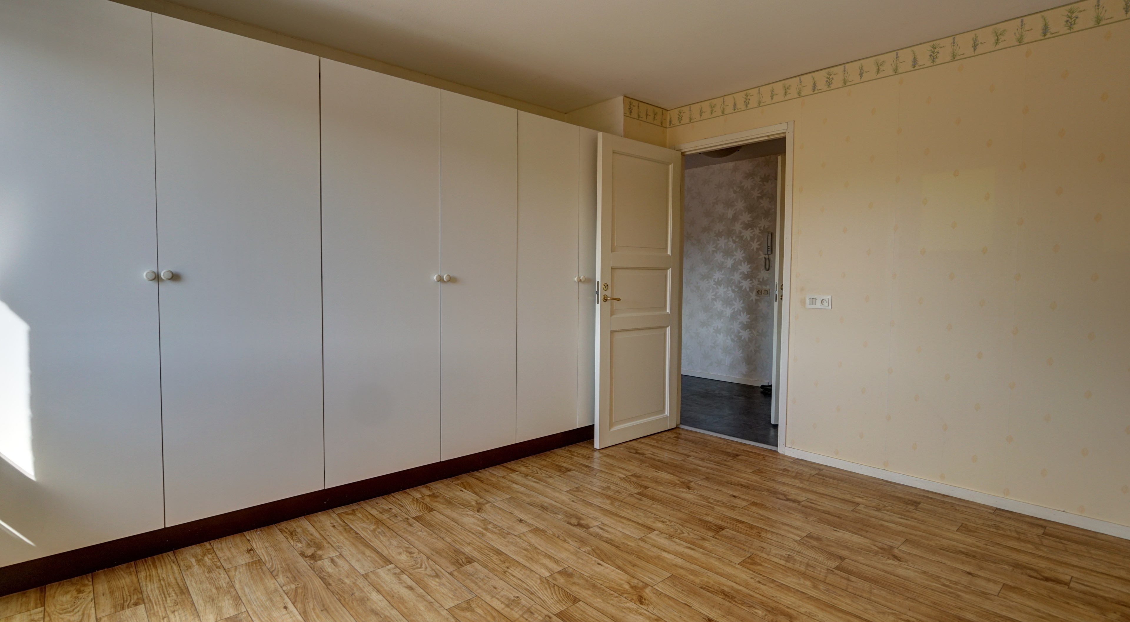 Sovrum med garderober