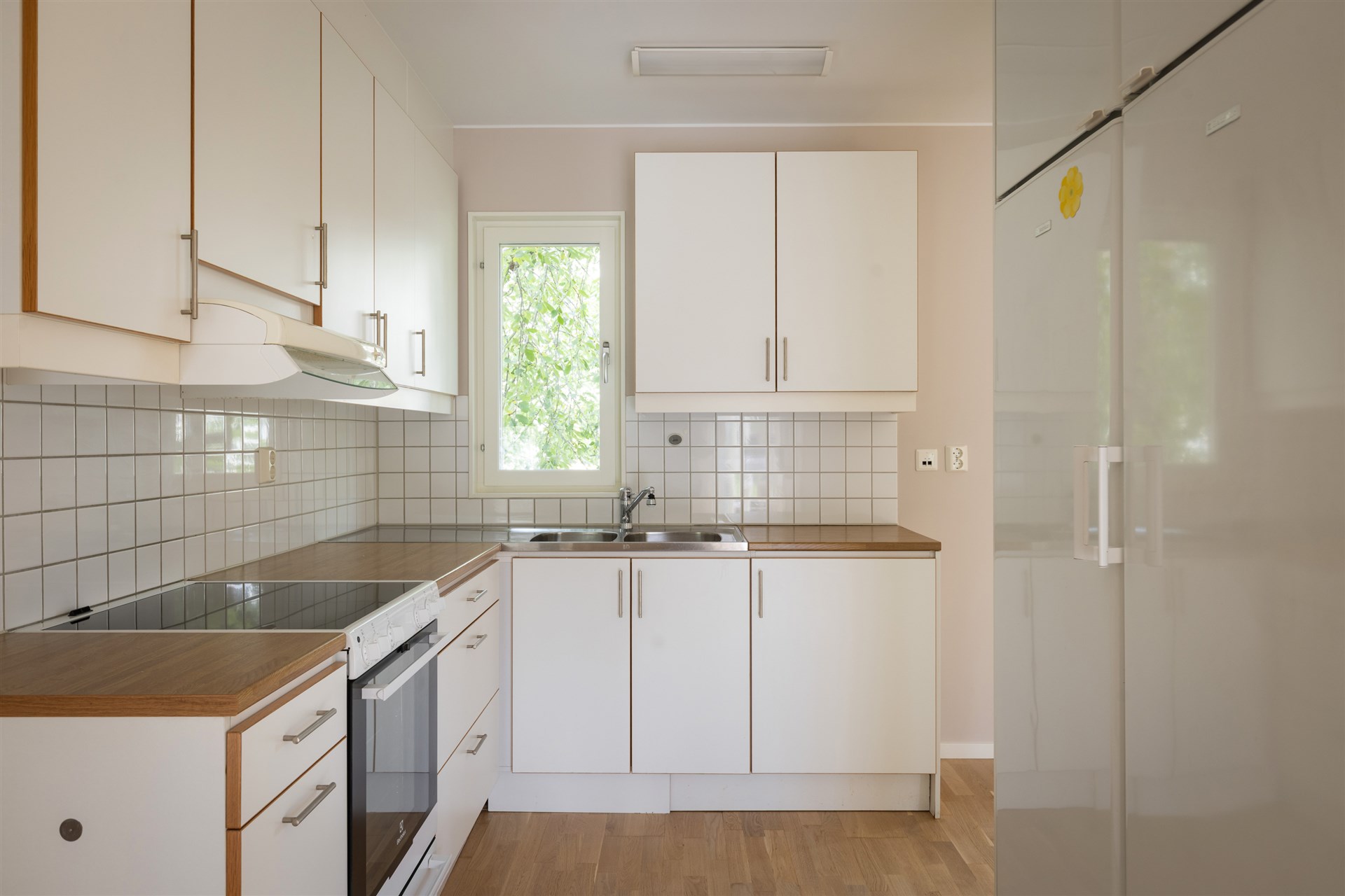 Bostadsbild från Svartviksbacken 4E, Till salu i Svartviken, Upplands-Bro