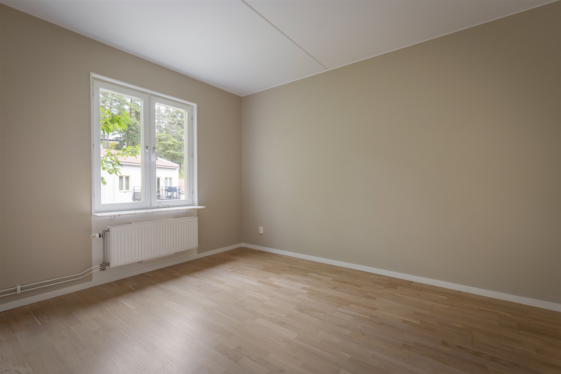 Bostadsbild från Svartviksbacken 4E, Till salu i Svartviken, Upplands-Bro