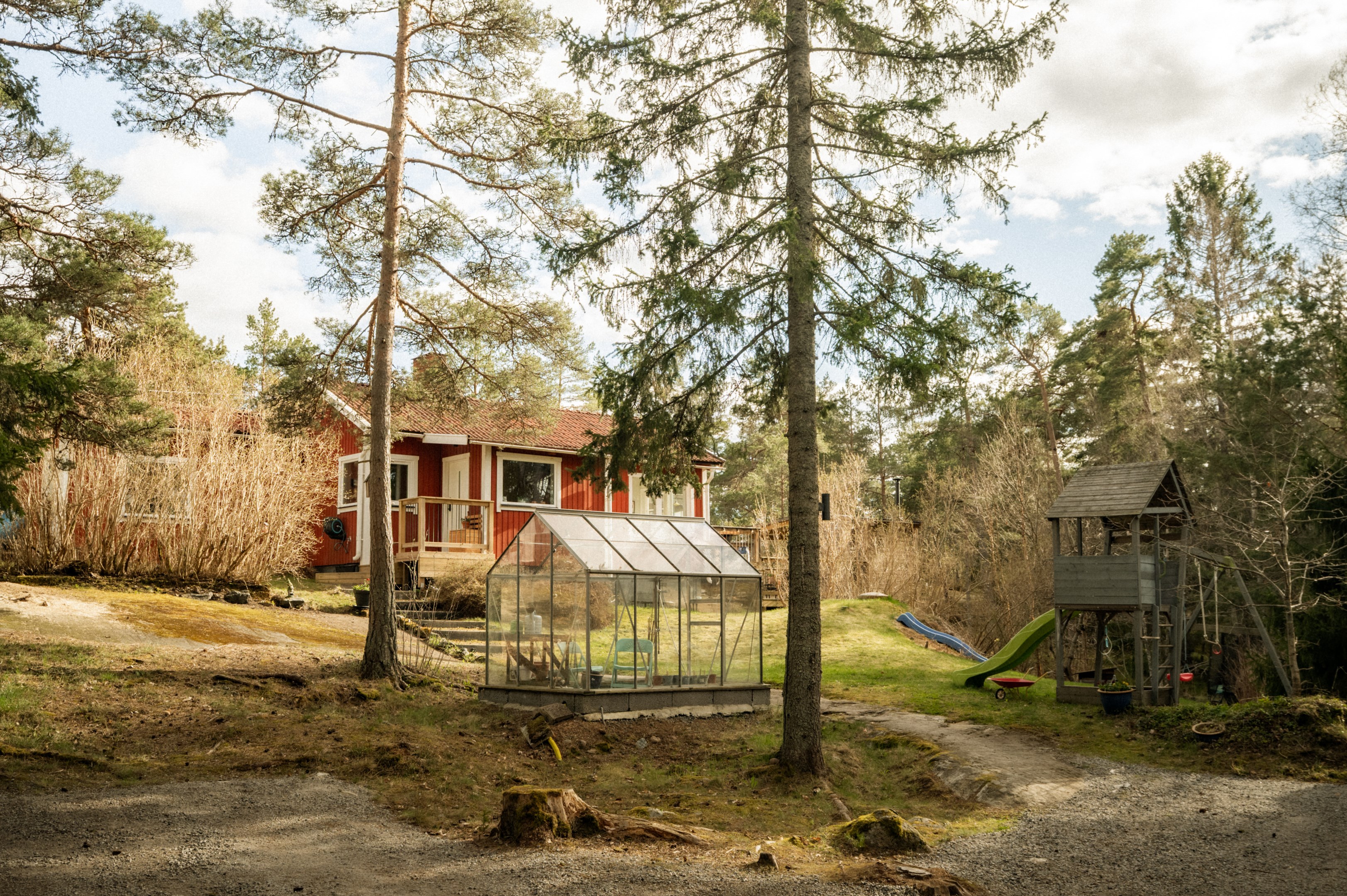 Bostadsbild från Tavastbodavägen 14, Till salu i Hässelmara, Värmdö