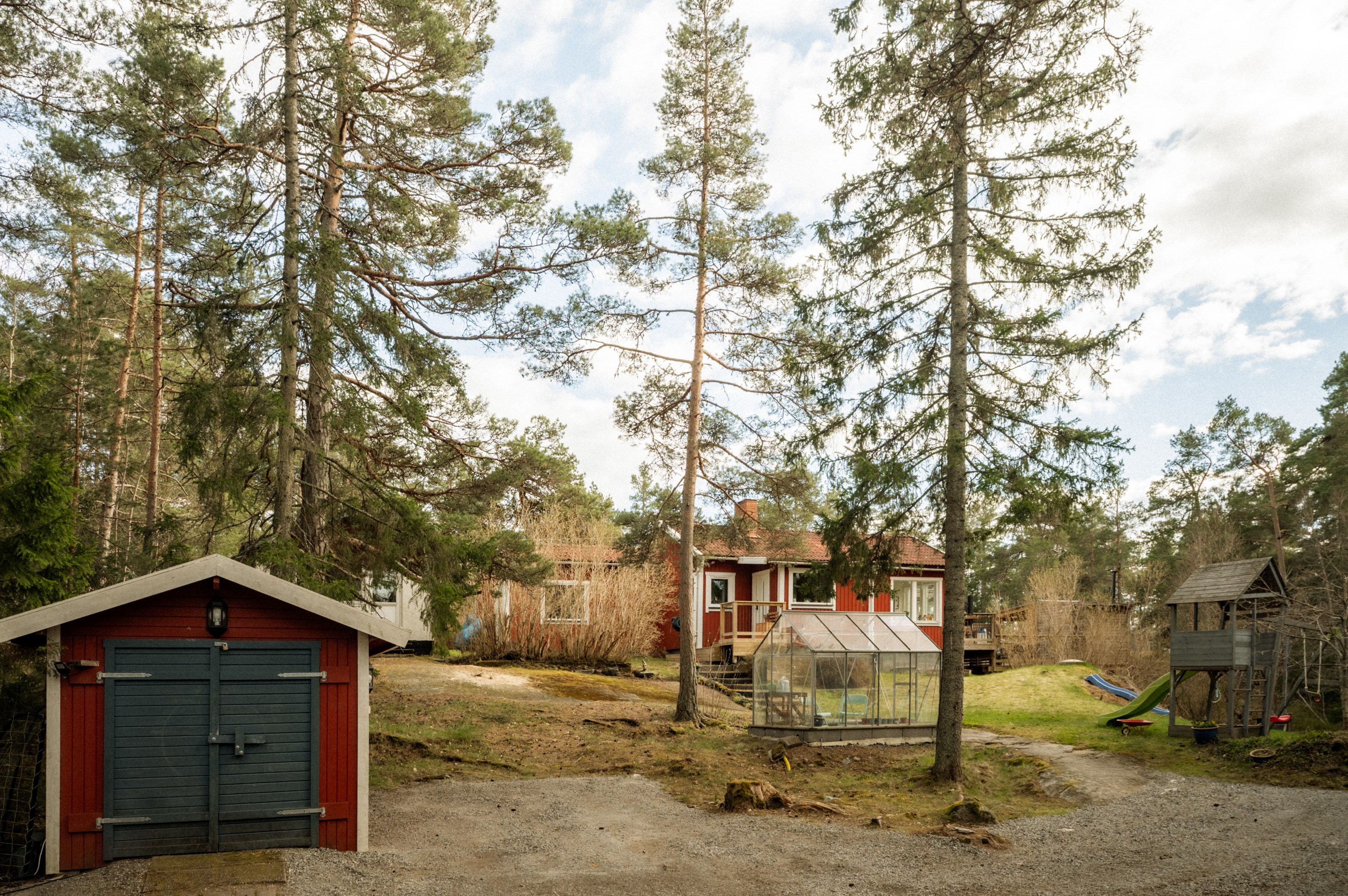Bostadsbild från Tavastbodavägen 14, Till salu i Hässelmara, Värmdö