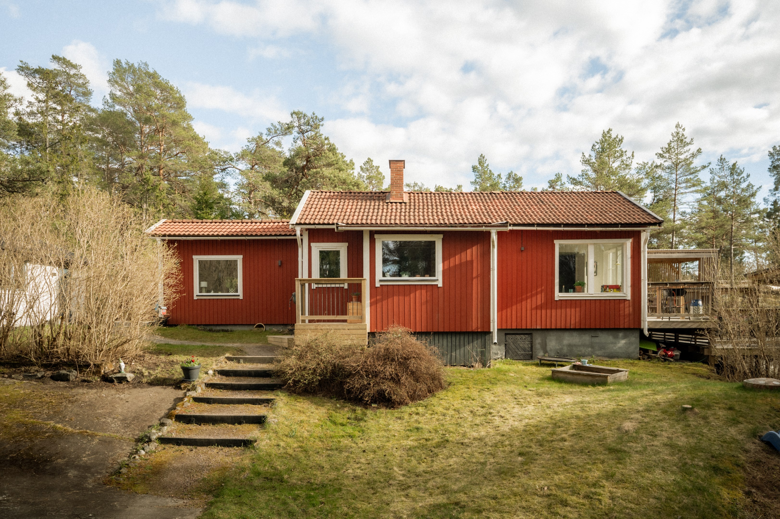 Bostadsbild från Tavastbodavägen 14, Till salu i Hässelmara, Värmdö