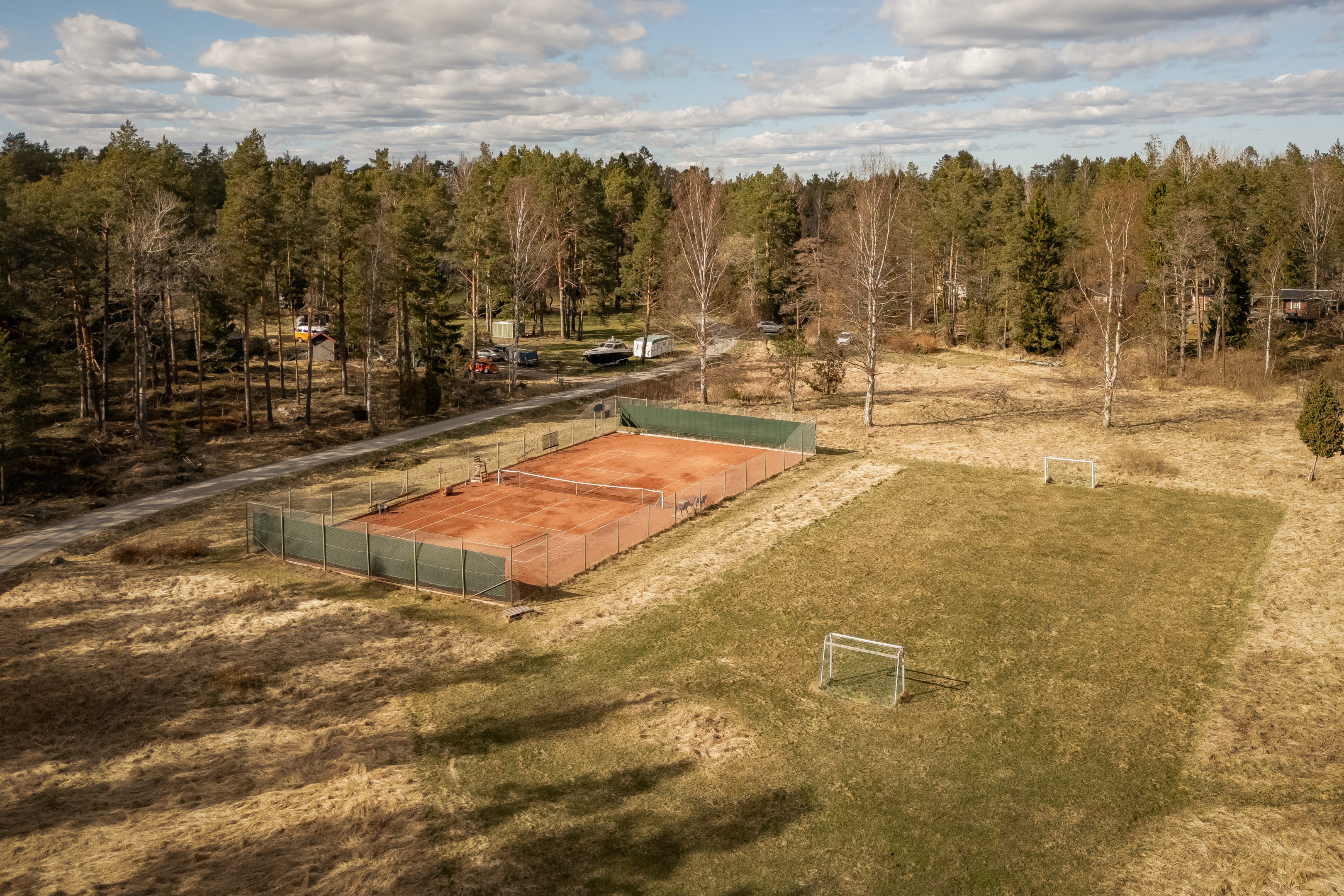 Bostadsbild från Tavastbodavägen 14, Till salu i Hässelmara, Värmdö