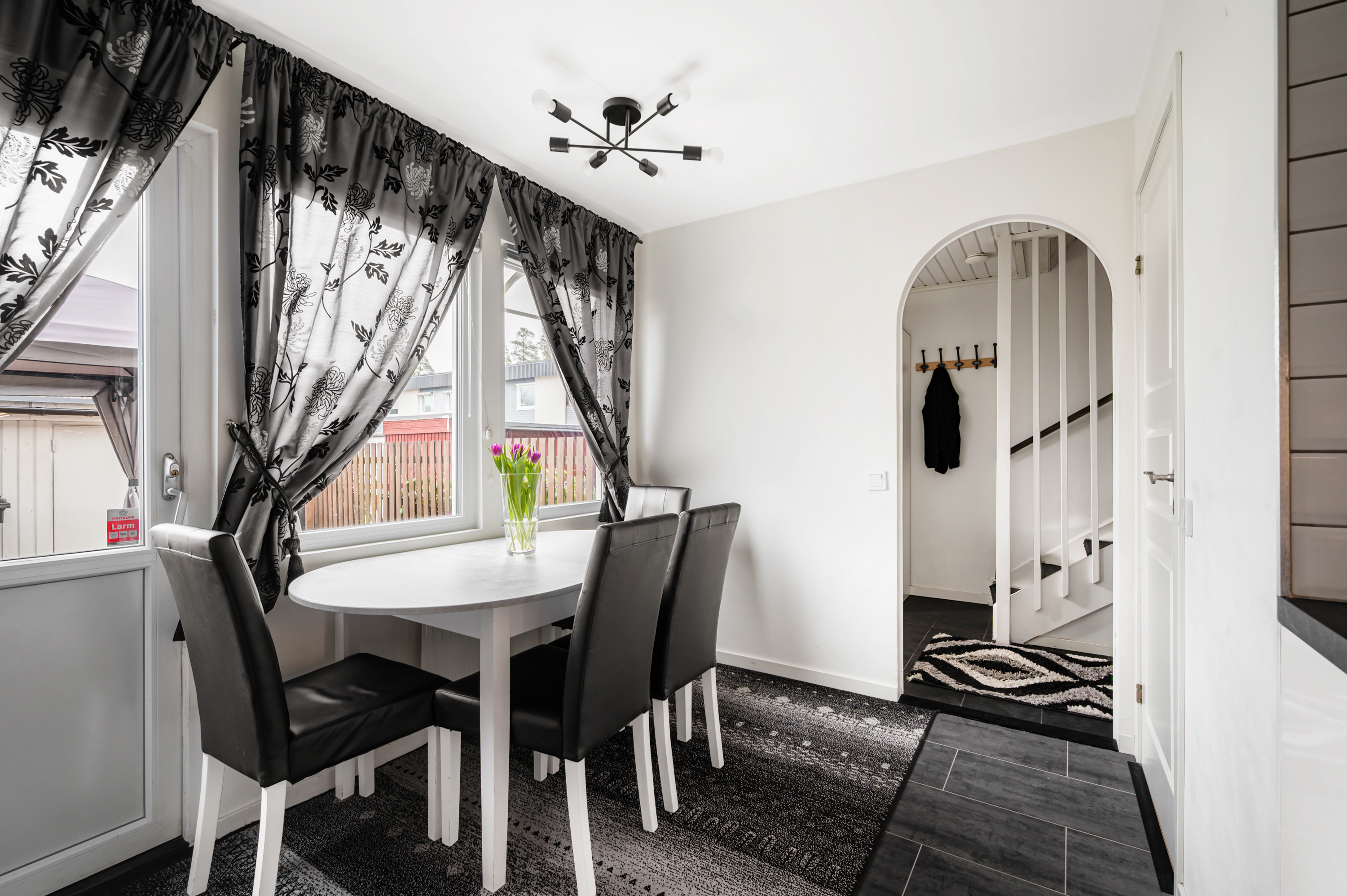 Bostadsbild från Rumbastigen 32, Till salu i Upplands-Bro, Upplands-Bro