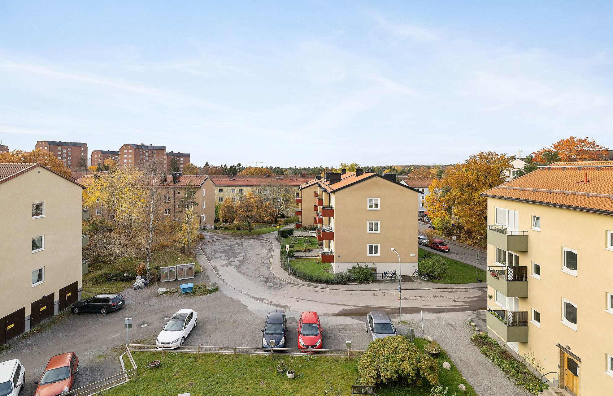 Bostadsbild från Isjaktsgränd 31, Till salu i Västertorp, Stockholm