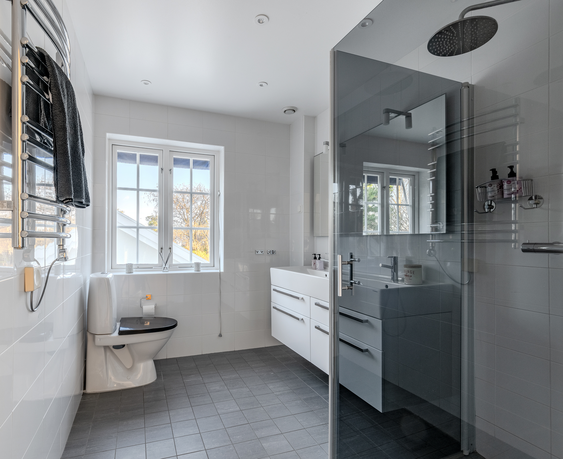 Bostadsbild från Åsavägen 16, Till salu i Eknäs, Nacka