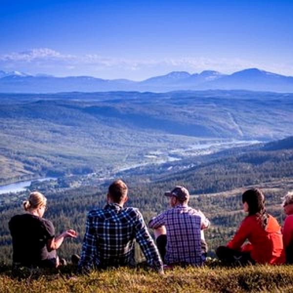 Vid klart väder kan man se ända till Trysil, Norges största skidort.