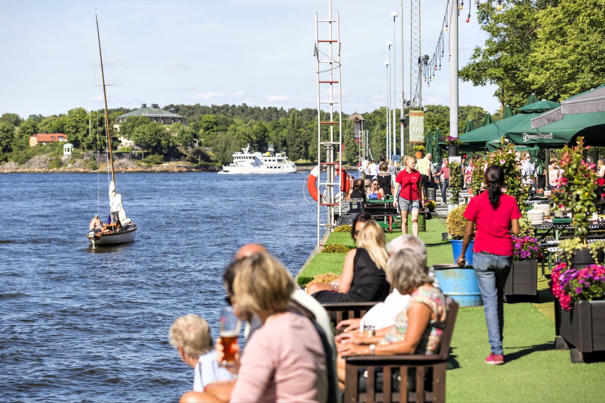 Boule & berså med mat, dryck & spel