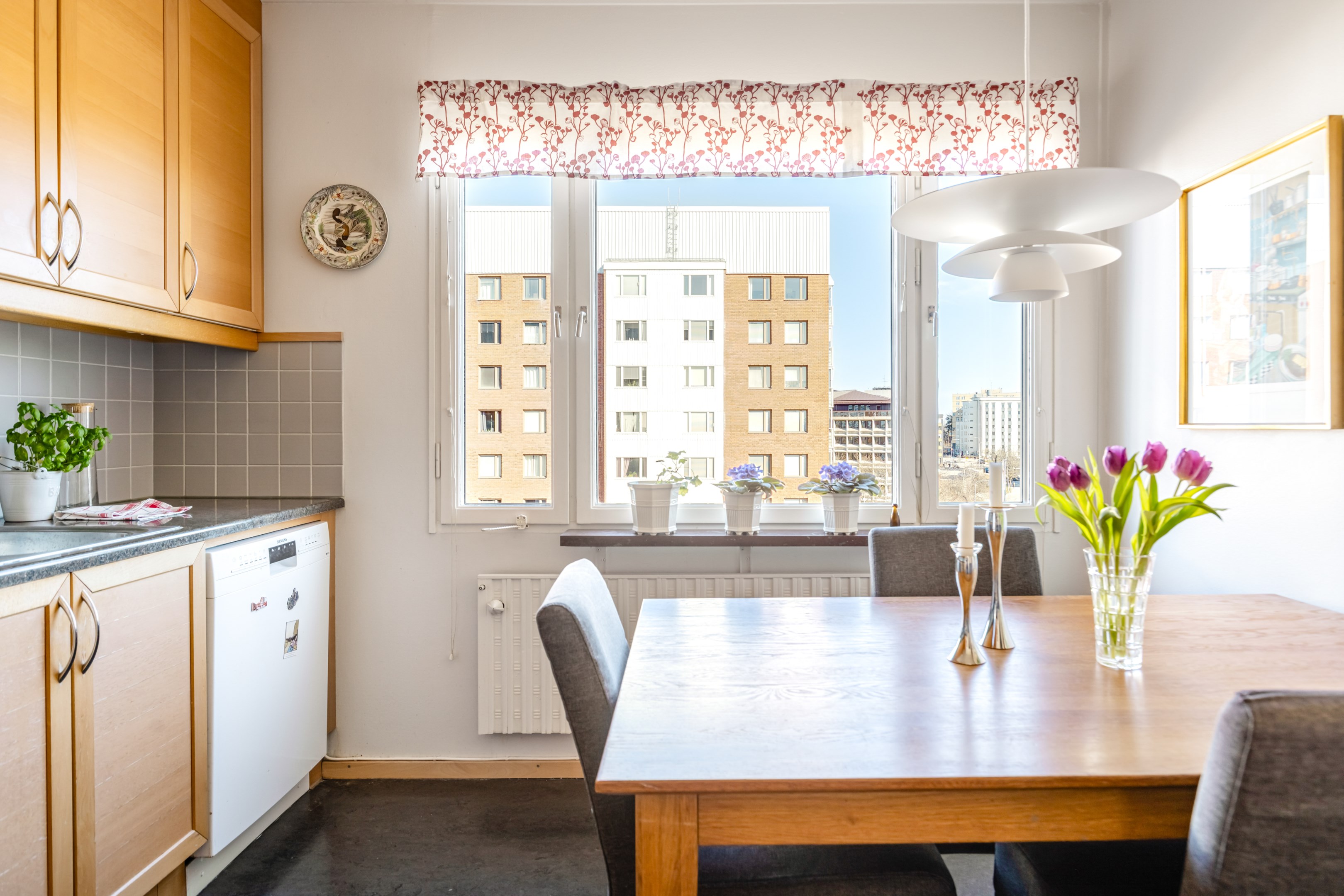 Bostadsbild från Krysshammarvägen 14, Till salu i Solna - Huvudsta, Solna