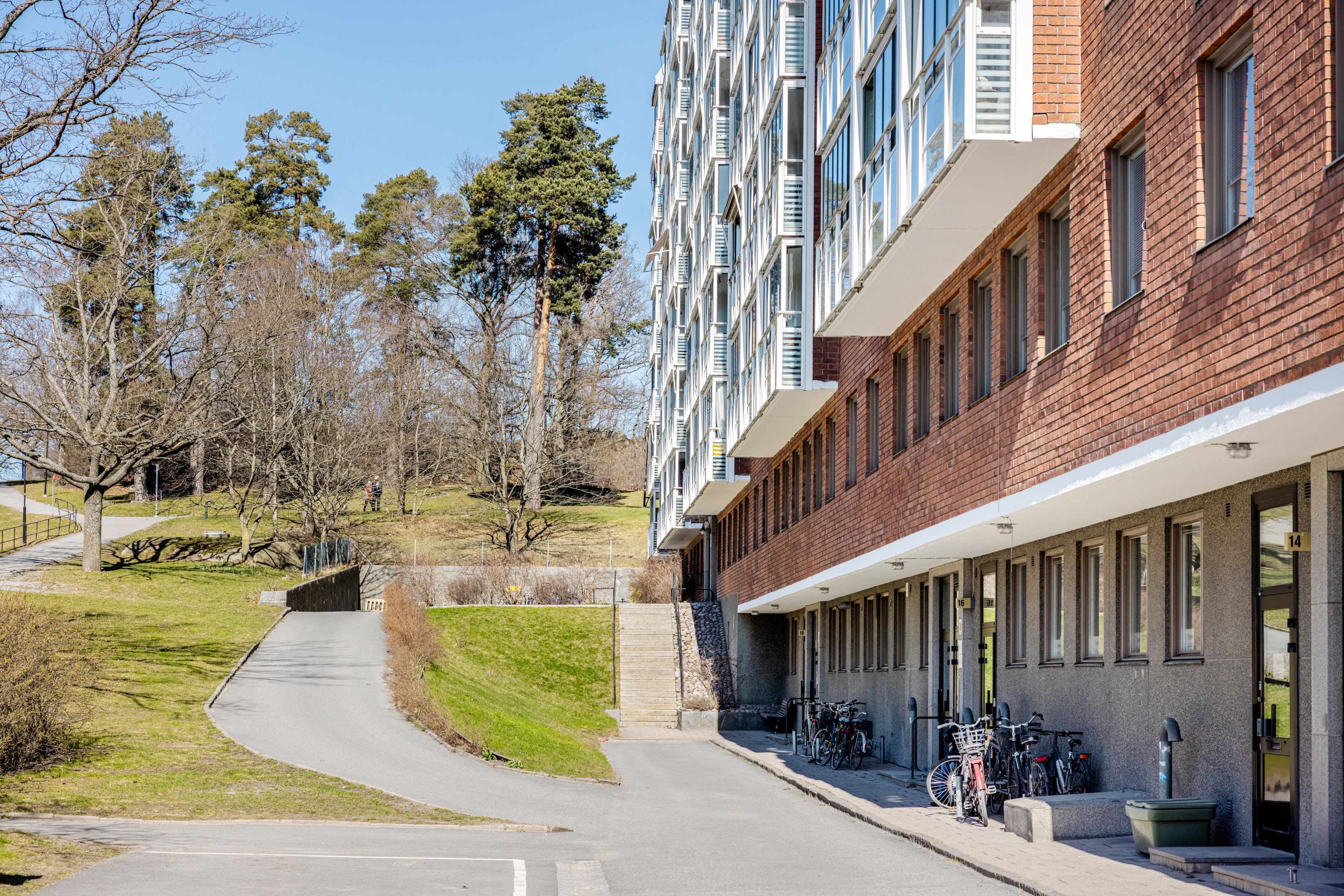 Bostadsbild från Krysshammarvägen 14, Till salu i Solna - Huvudsta, Solna