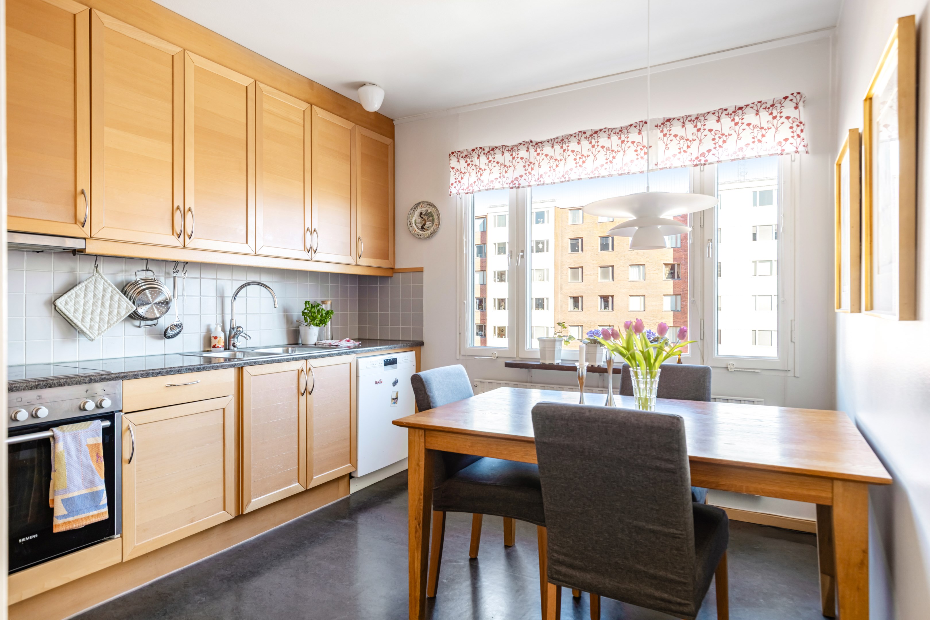 Bostadsbild från Krysshammarvägen 14, Till salu i Solna - Huvudsta, Solna