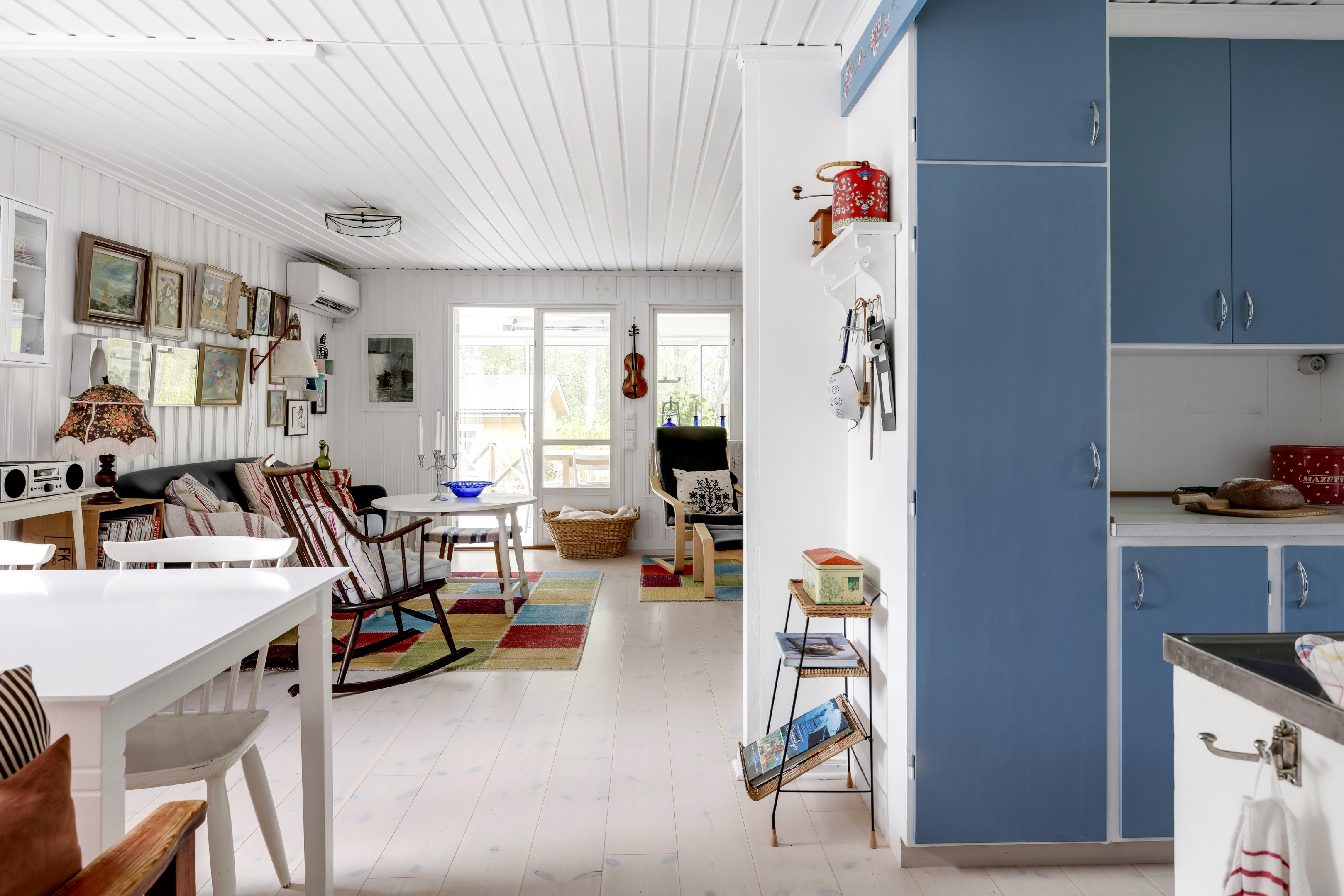 Bostadsbild från Strandsjövägen 40, Till salu i Järlåsa, Uppsala