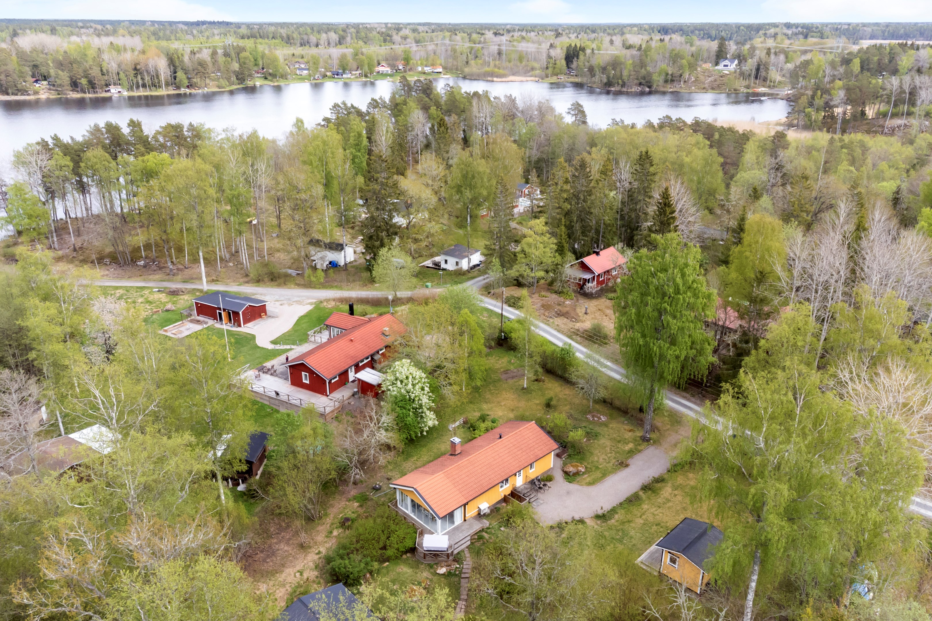 Bostadsbild från Strandsjövägen 40, Till salu i Järlåsa, Uppsala