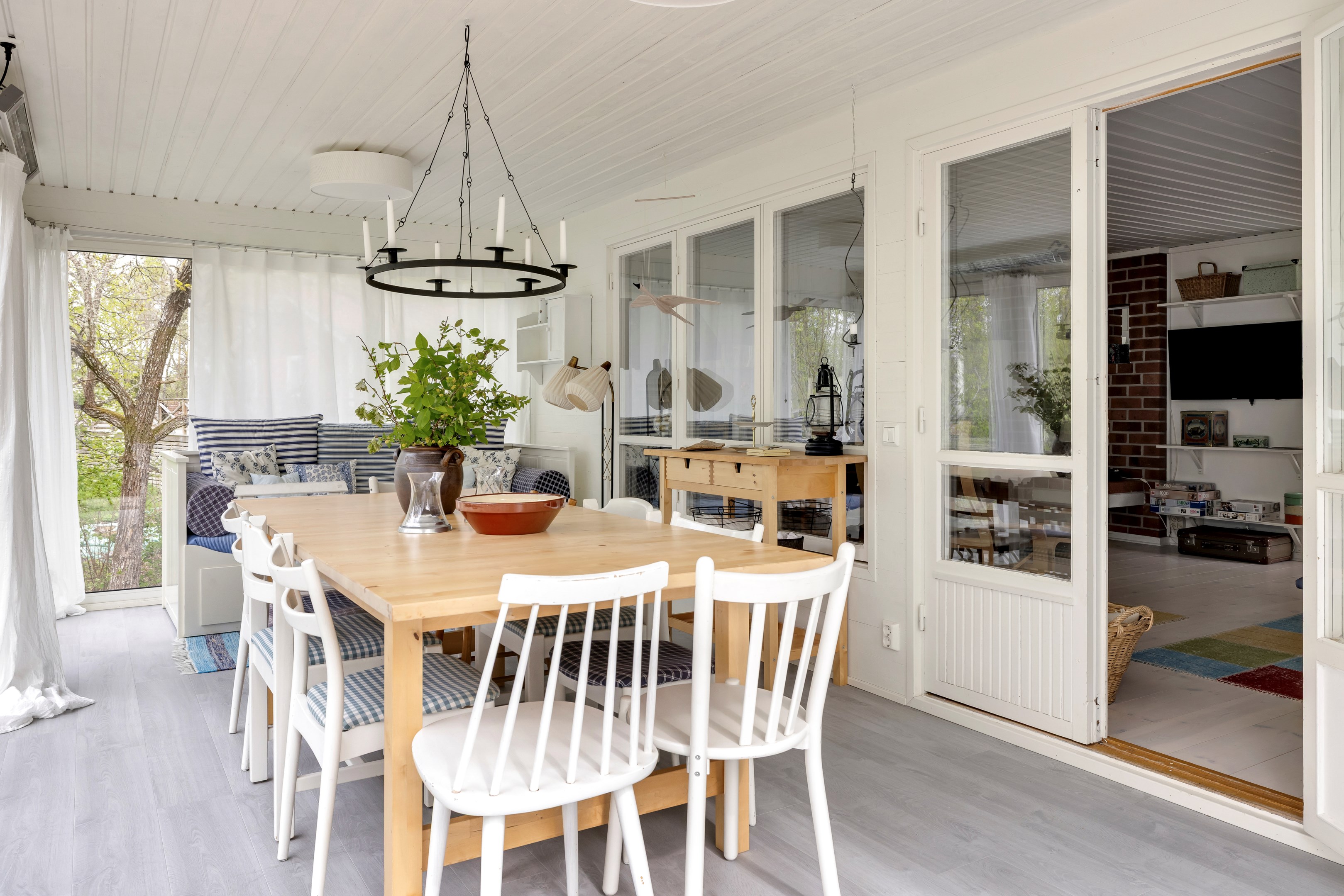 Bostadsbild från Strandsjövägen 40, Till salu i Järlåsa, Uppsala