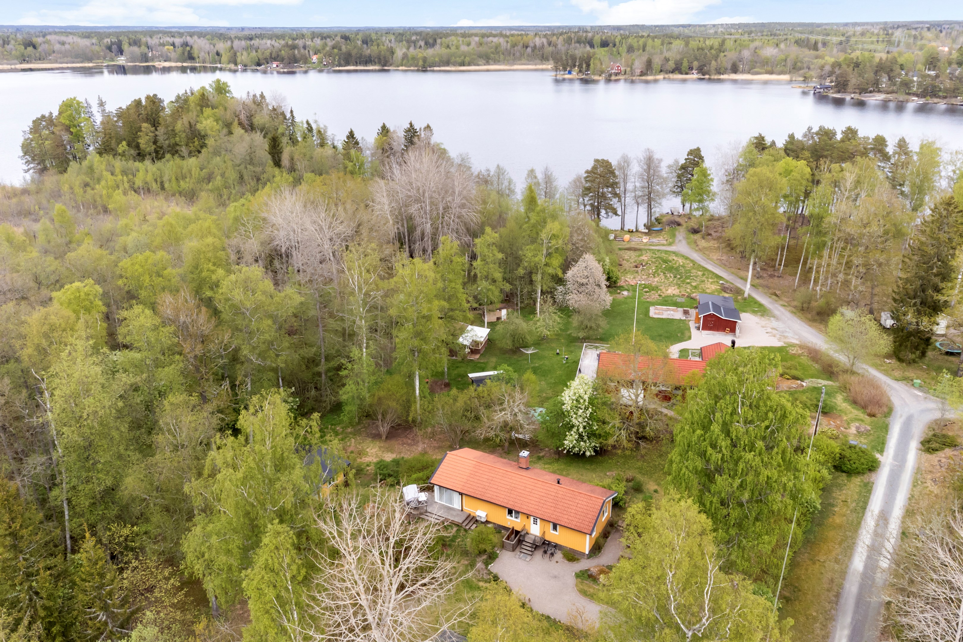 Bostadsbild från Strandsjövägen 40, Till salu i Järlåsa, Uppsala