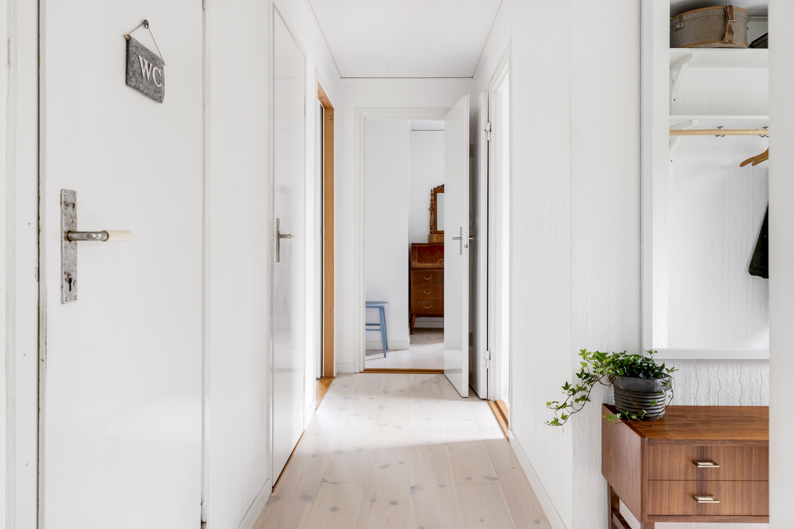 Bostadsbild från Strandsjövägen 40, Till salu i Järlåsa, Uppsala