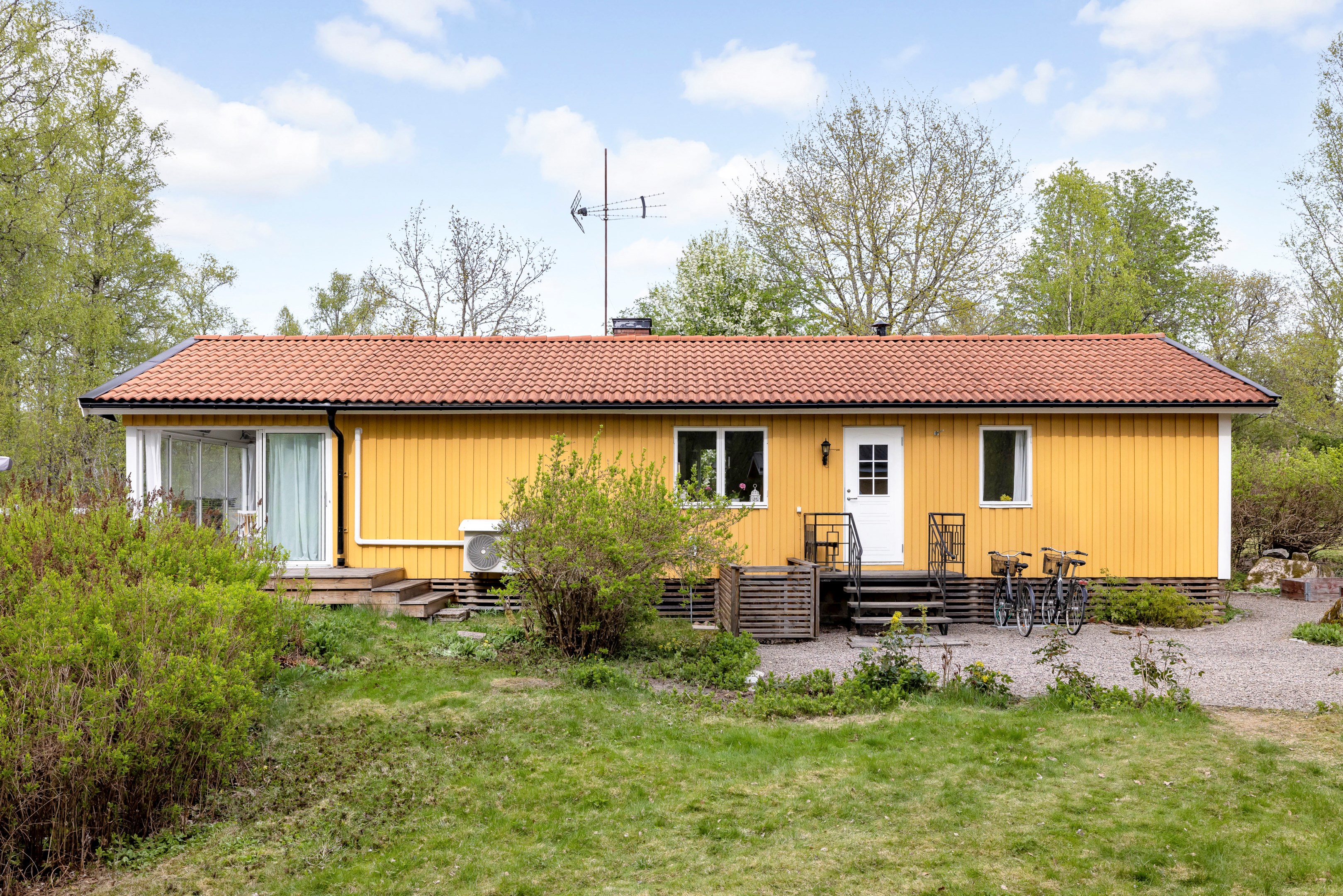 Bostadsbild från Strandsjövägen 40, Till salu i Järlåsa, Uppsala