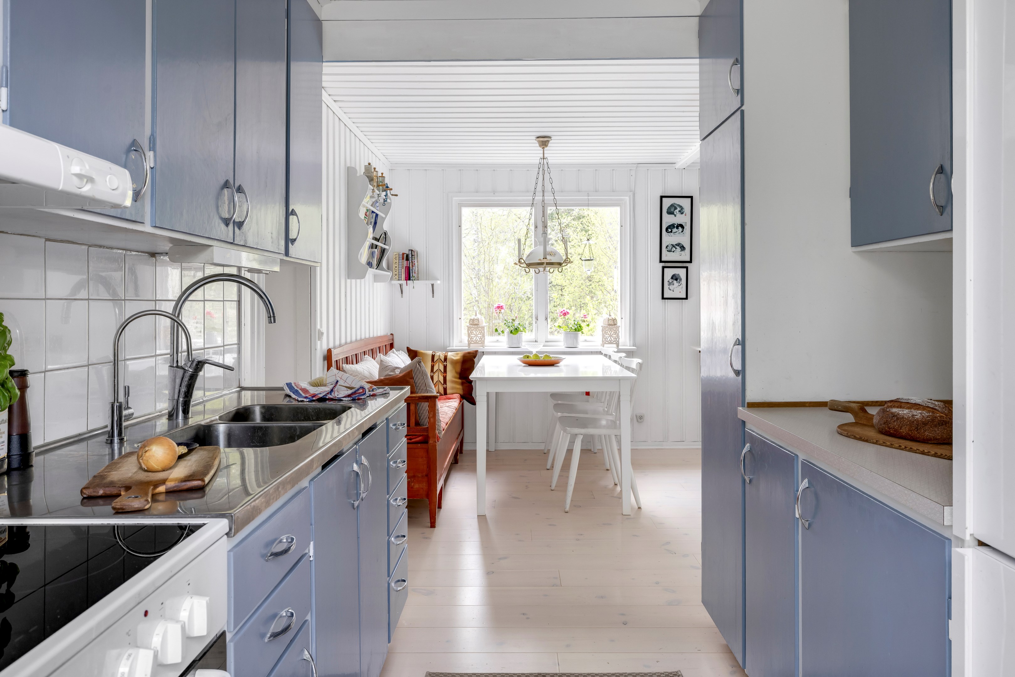 Bostadsbild från Strandsjövägen 40, Till salu i Järlåsa, Uppsala