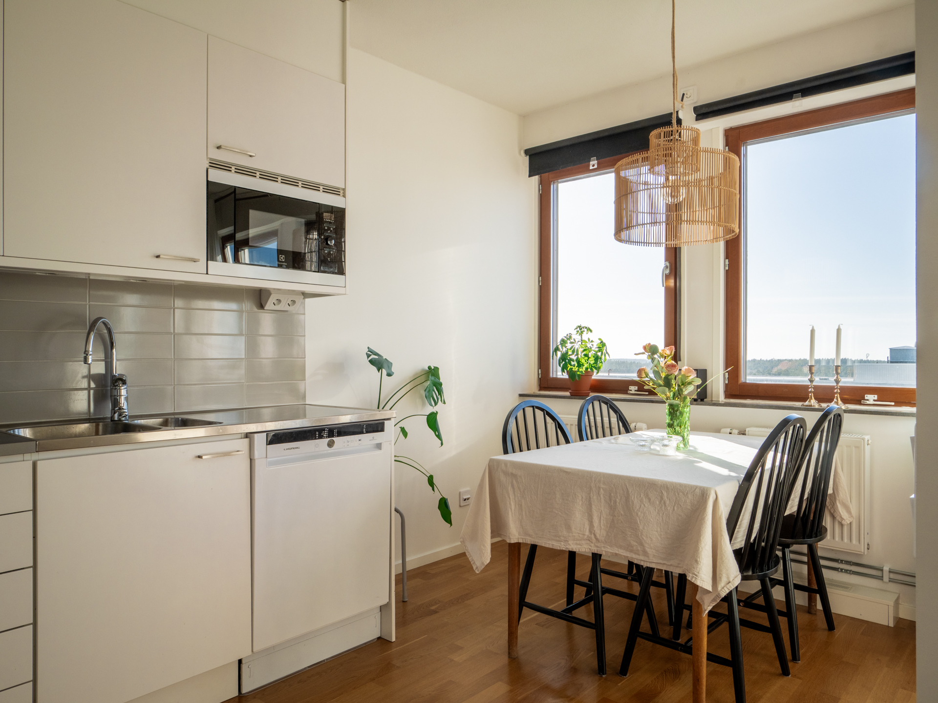 Bostadsbild från Östersundsgatan 7, Till salu i Råcksta, Stockholm