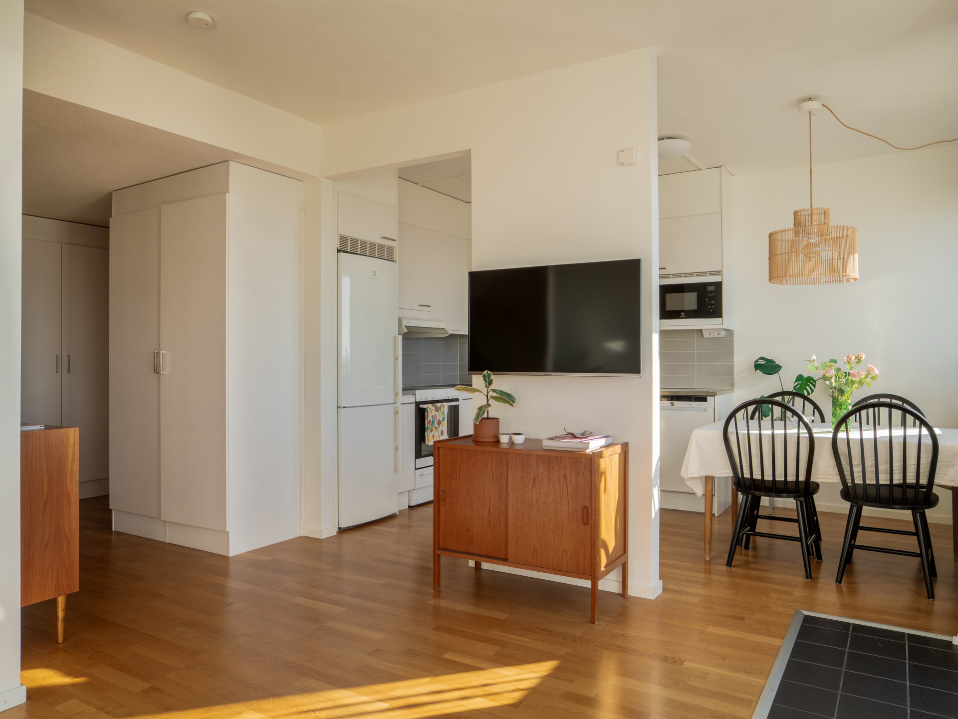 Bostadsbild från Östersundsgatan 7, Till salu i Råcksta, Stockholm