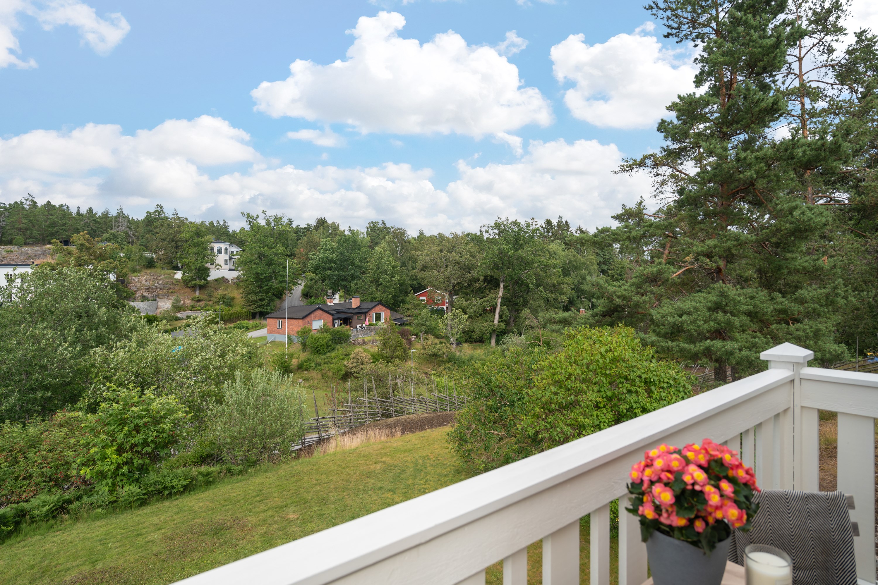 Bostadsbild från Lillebovägen 9, Till salu i Insjön, Nacka