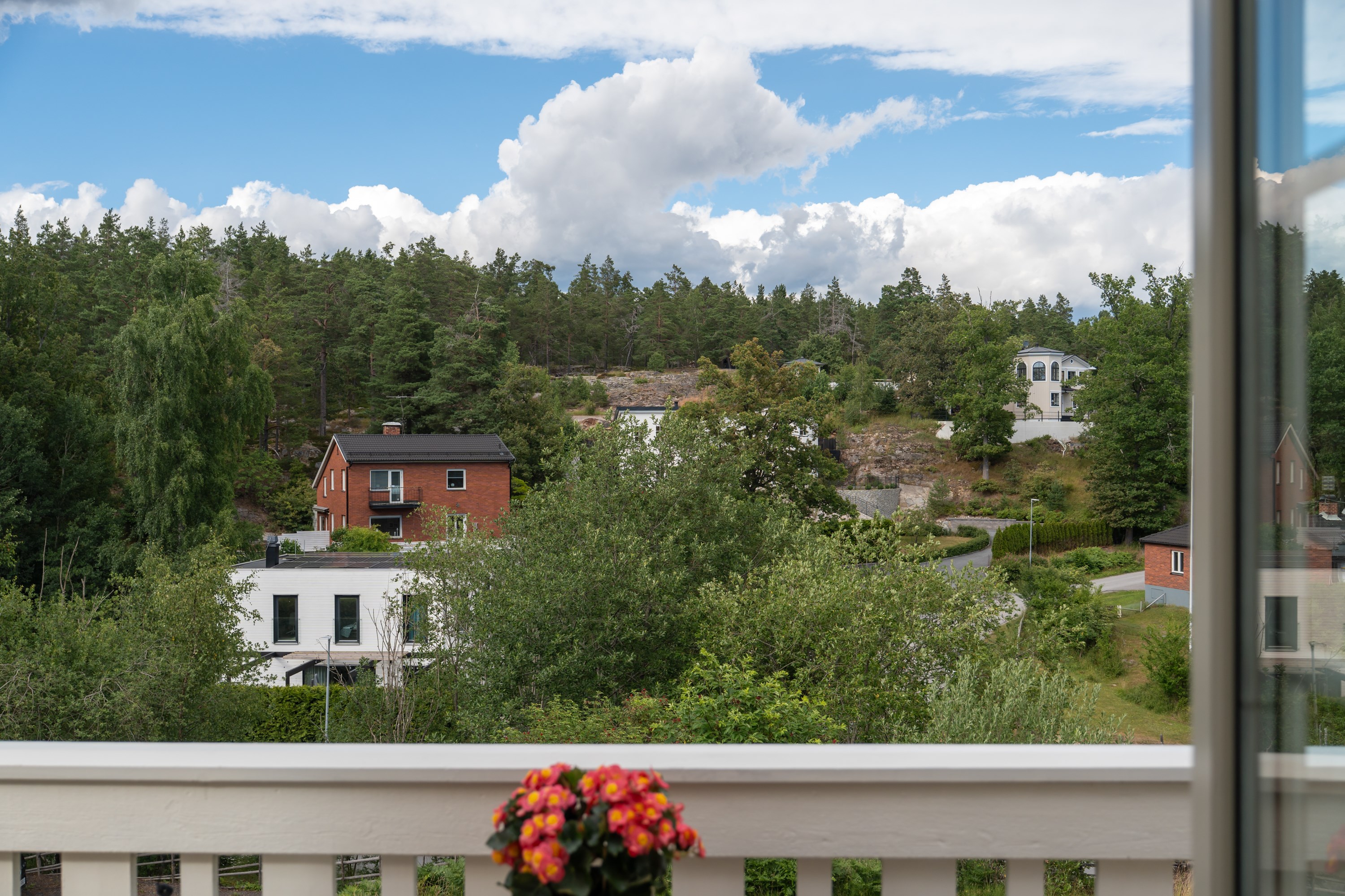 Bostadsbild från Lillebovägen 9, Till salu i Insjön, Nacka