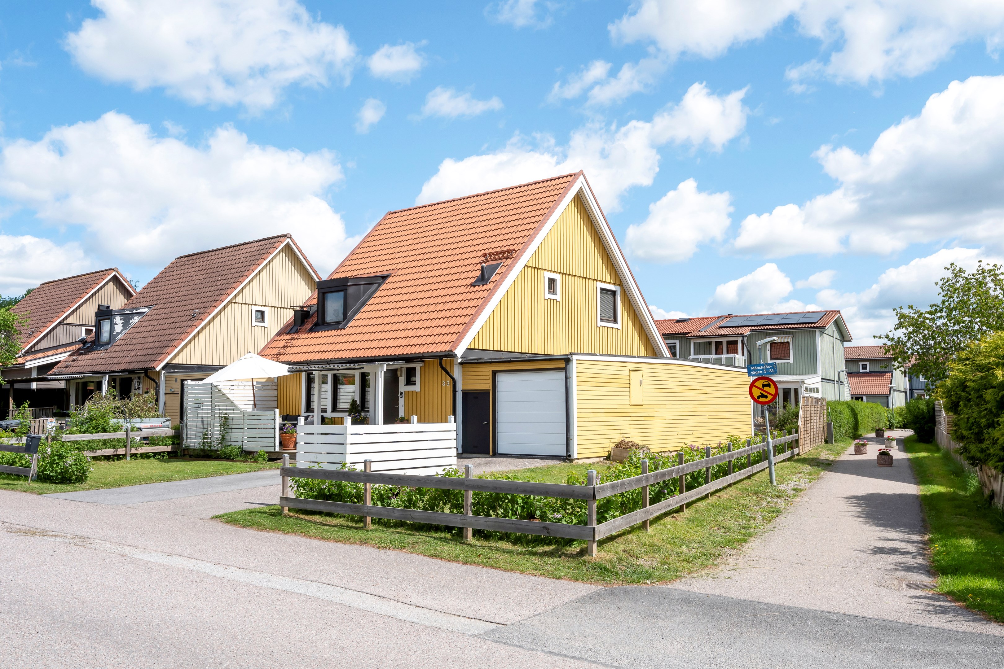 Bostadsbild från Månskensvägen 33, Till salu i Storvreta, Uppsala