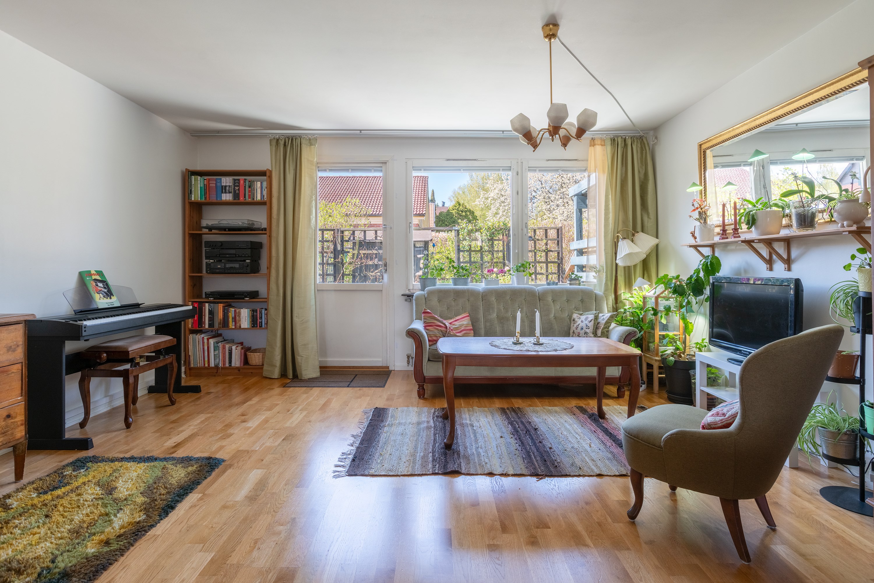 Bostadsbild från Önnemovägen 43, Till salu i Tullinge Gård, Botkyrka