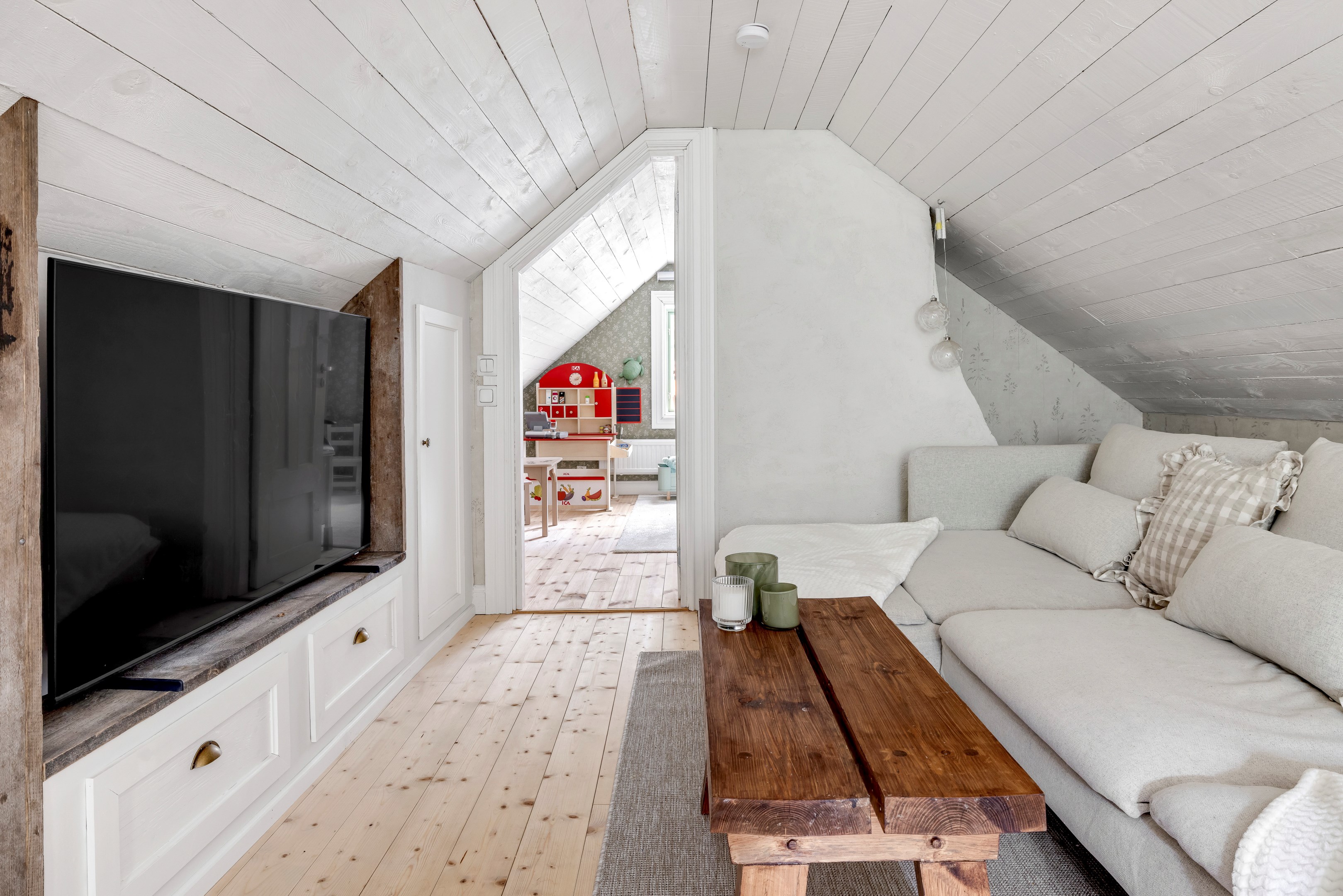 Bostadsbild från Tensta-Åsby Öräng 32, Till salu i Skyttorp, Uppsala