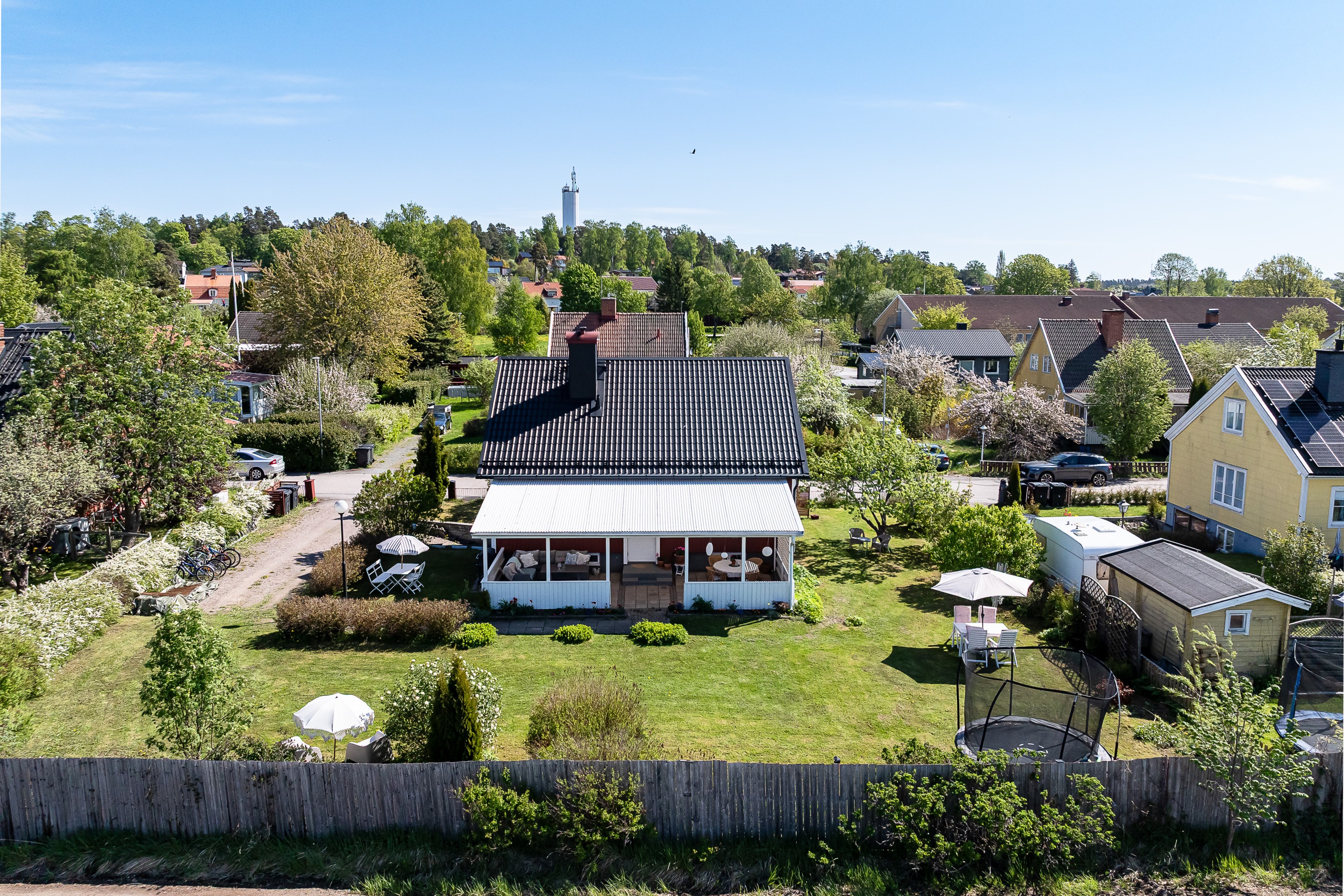 Bostadsbild från Kadriljvägen 8, Såld i Björklinge, Uppsala