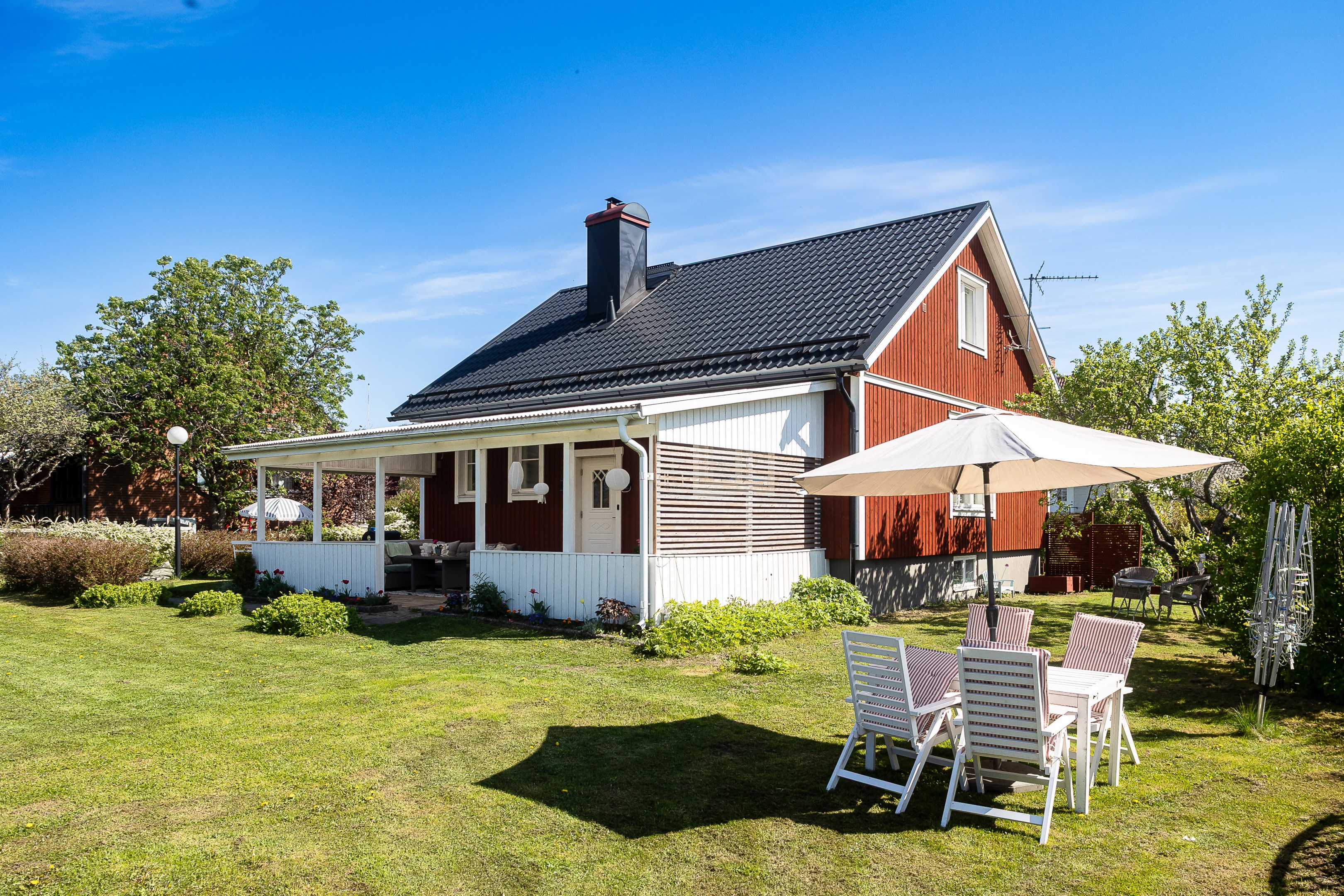 Bostadsbild från Kadriljvägen 8, Såld i Björklinge, Uppsala